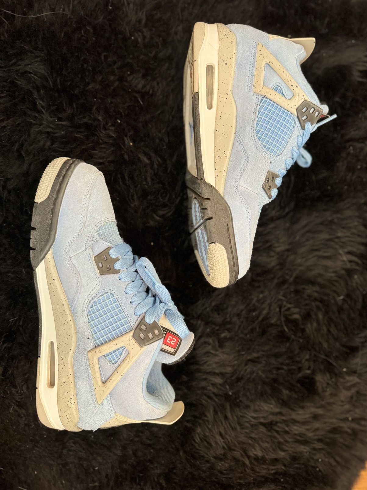 Jordan Brand Jordan 4 Retro University Blue Size US 6 / EU 39 - 1 Thumbnail