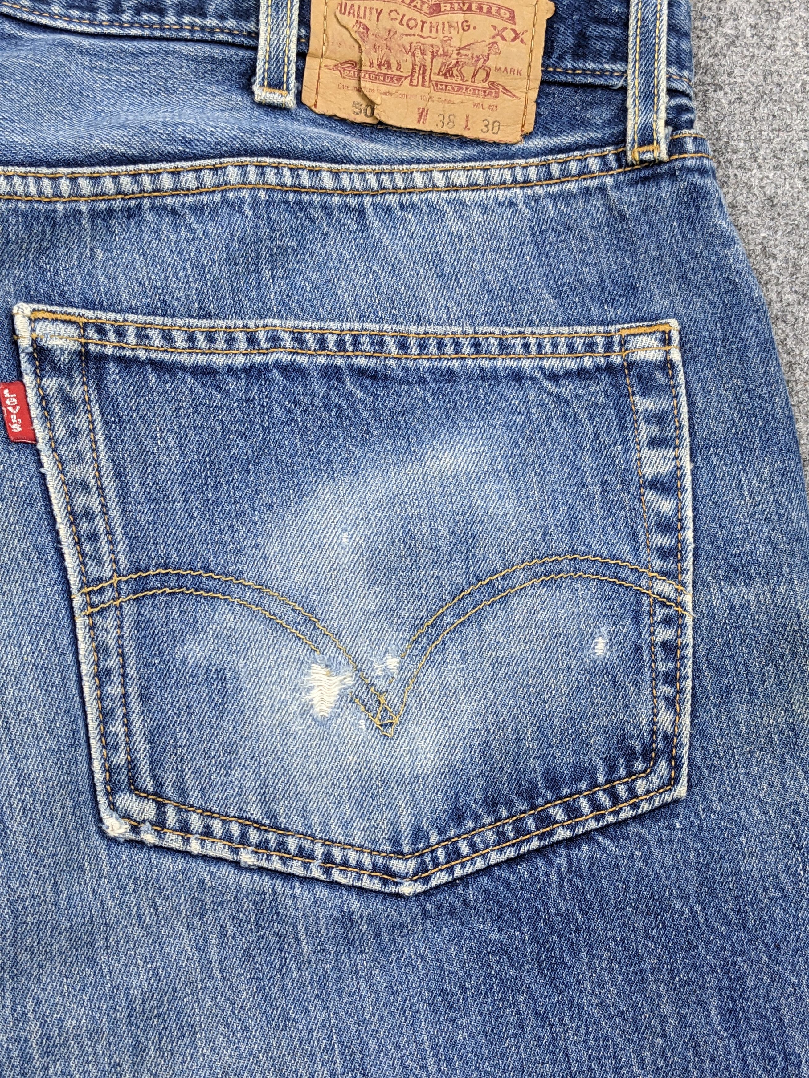 Levi's × Vintage Faded Blue Vintage 90s Levis 501 Jeans Size US 37 - 15 Thumbnail