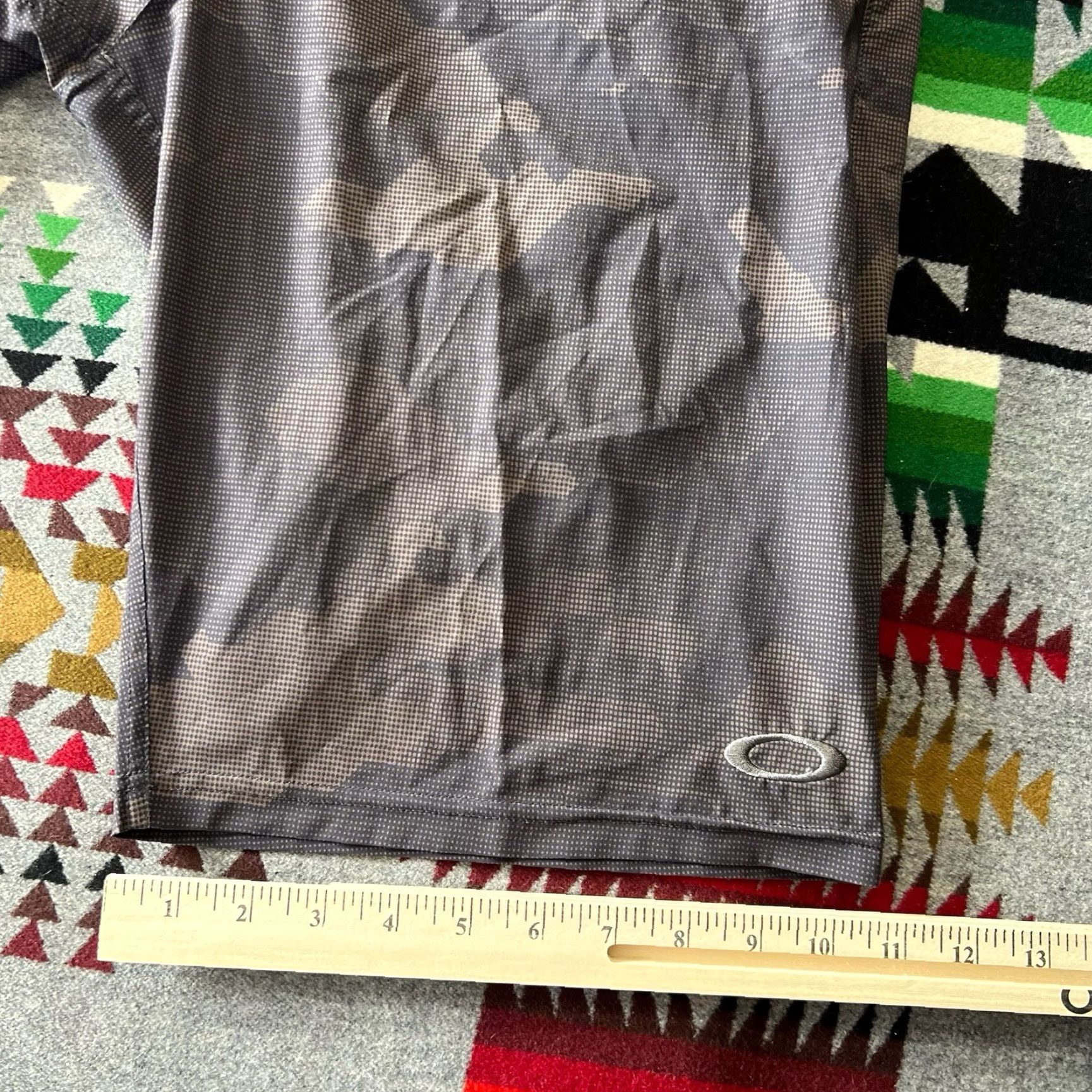 VINTAGE Oakley Board Shorts Mens 32 Camo Surf Swim Trunks Y2K