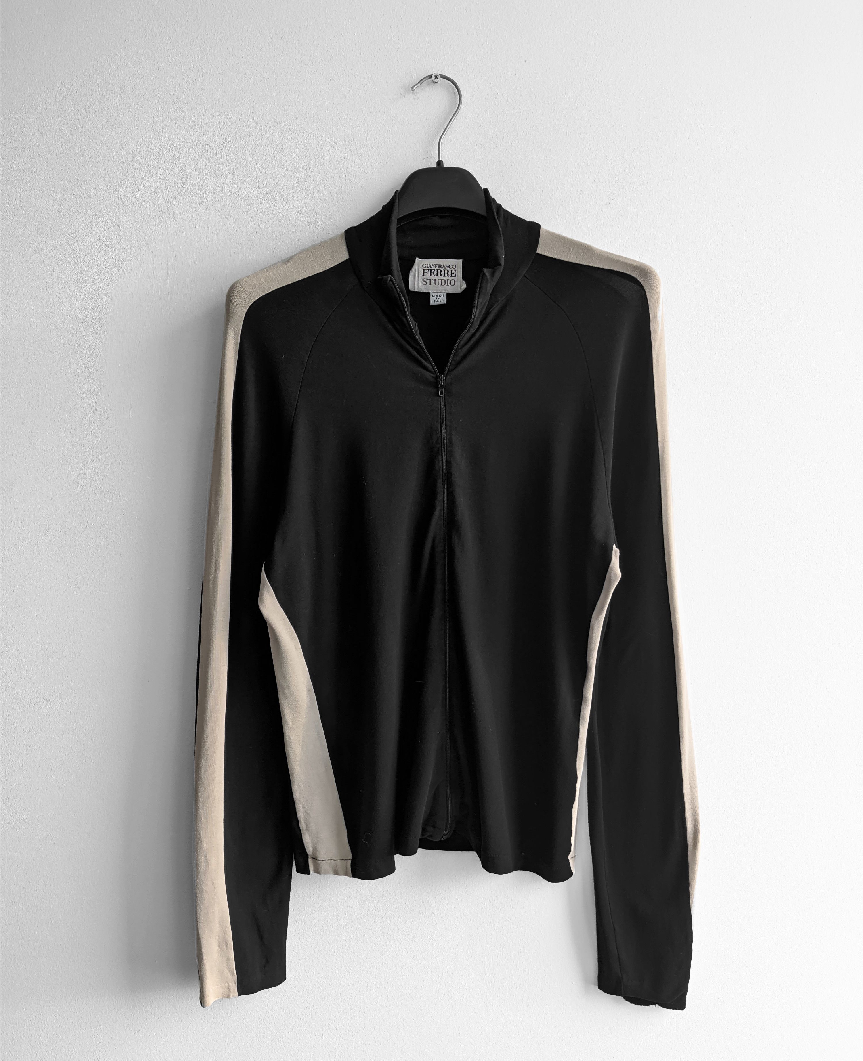 Gianfranco Ferre Gianfranco ferre zip long sleeve black vintage Size M / US 6-8 / IT 42-44 - 1 Thumbnail