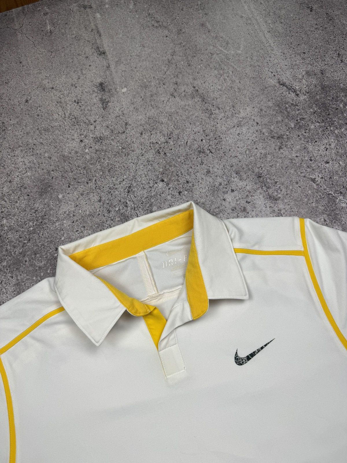 Nike Vintage Nike Court Y2K Tennis Polo Shirt Roger Federer Nadal Size US M / EU 48-50 / 2 - 2 Thumbnail