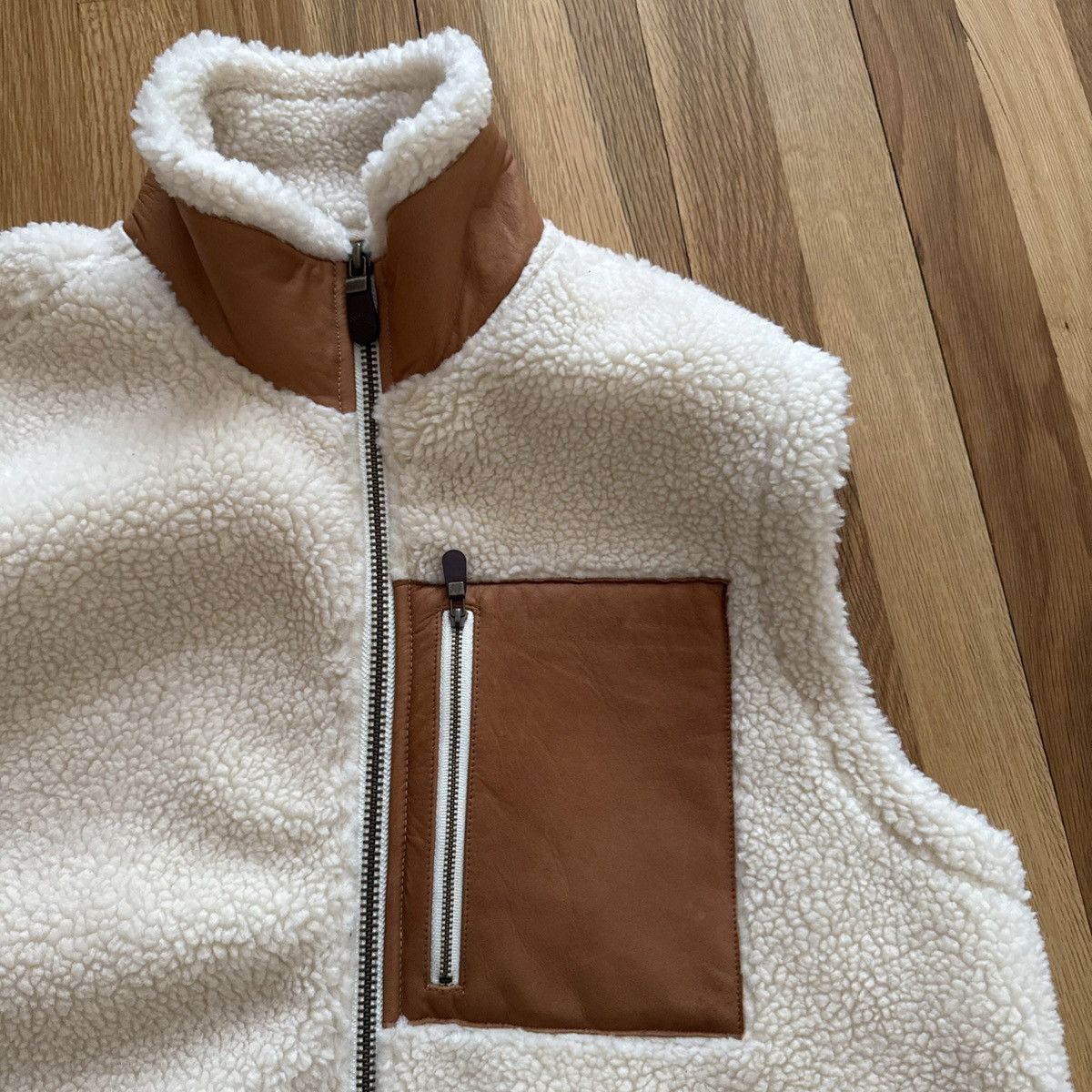 Orvis Leather Trim Pile Fleece Sherpa Vest