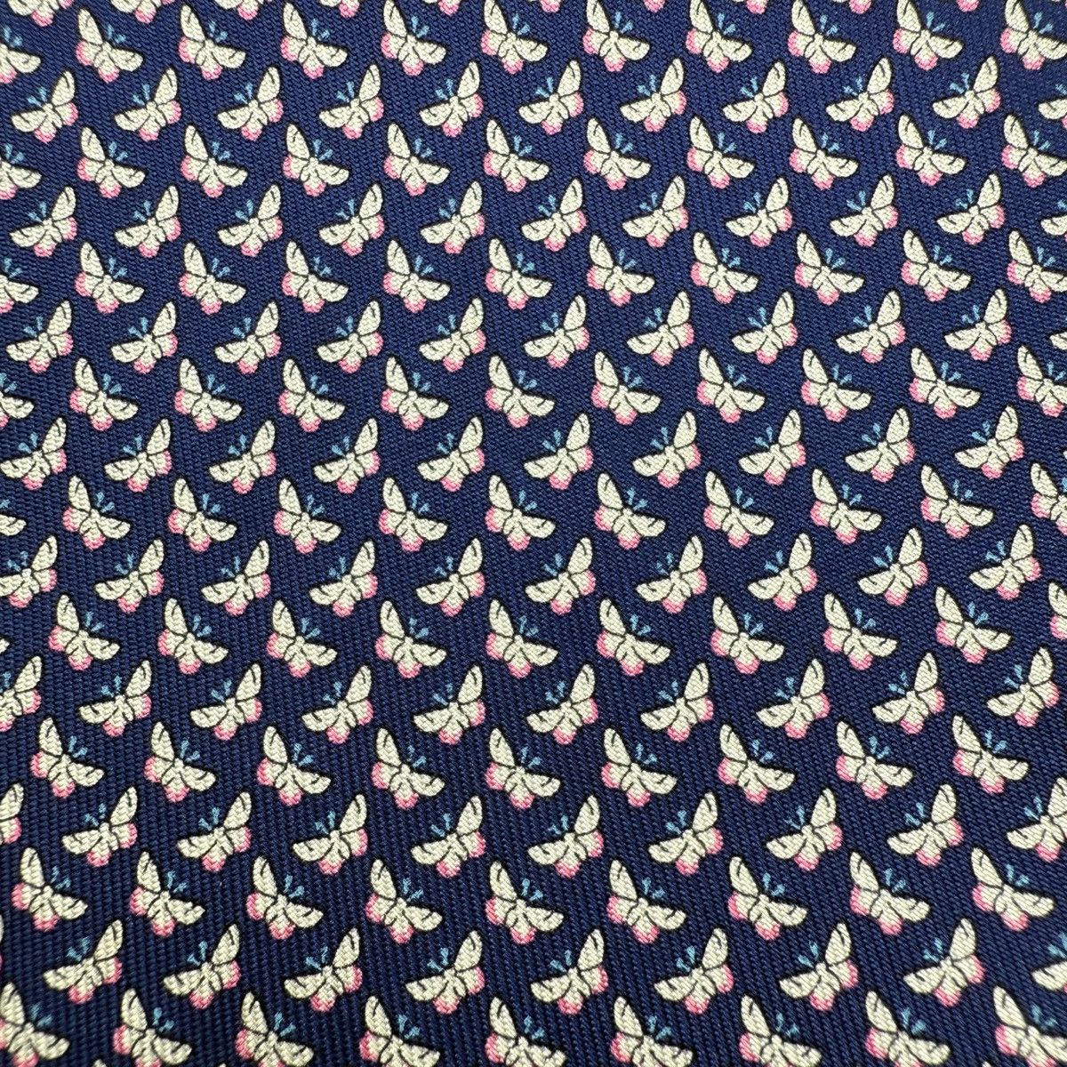 Salvatore Ferragamo Salvatore Ferragamo Silk Tie, Navy, Made in Italy, Like New Size ONE SIZE - 3 Thumbnail
