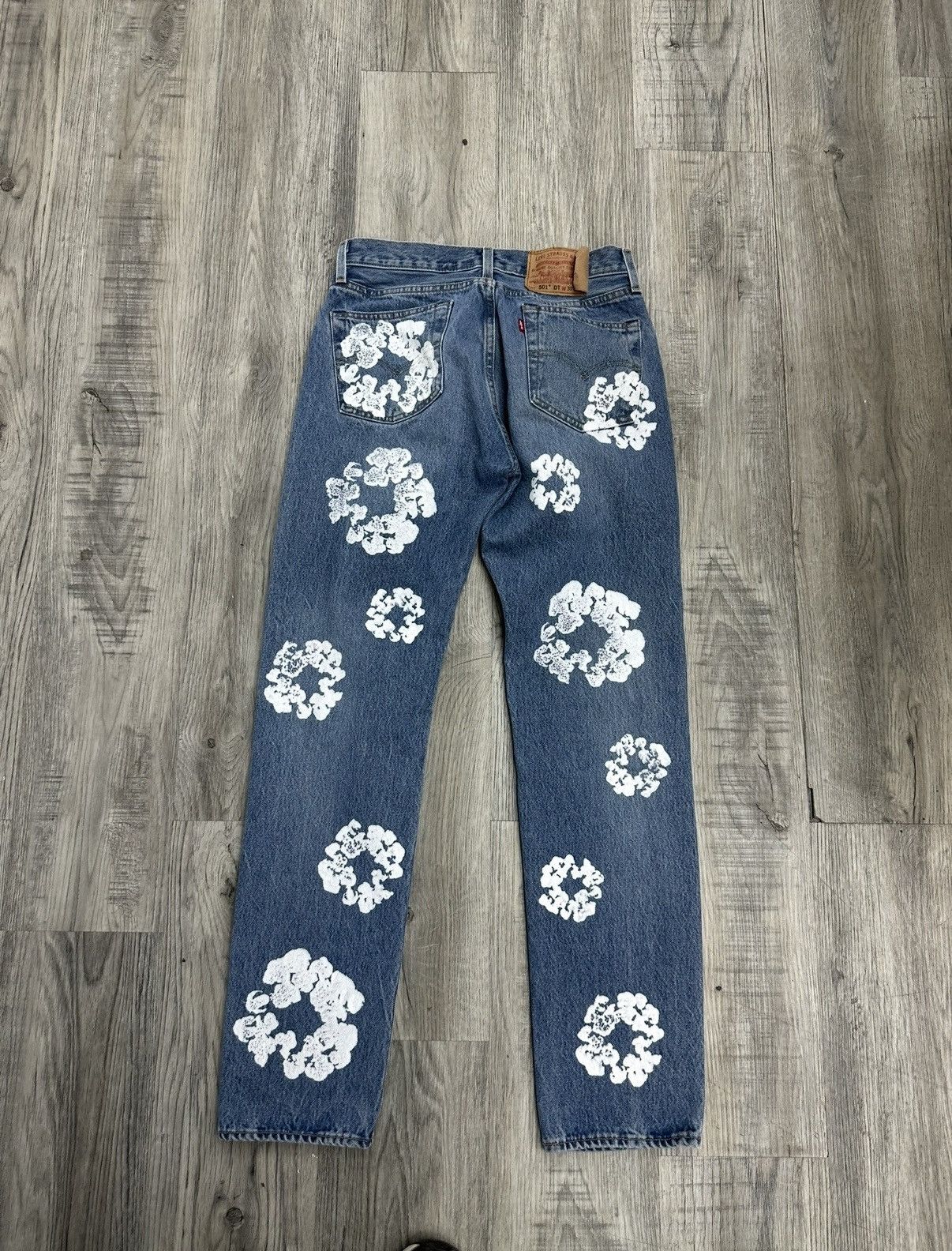 DENIM TEARS Denim Tears x Levis Cotton Wreath Jeans ‘Light Wash’ Size US 30 / EU 46 - 2 Thumbnail