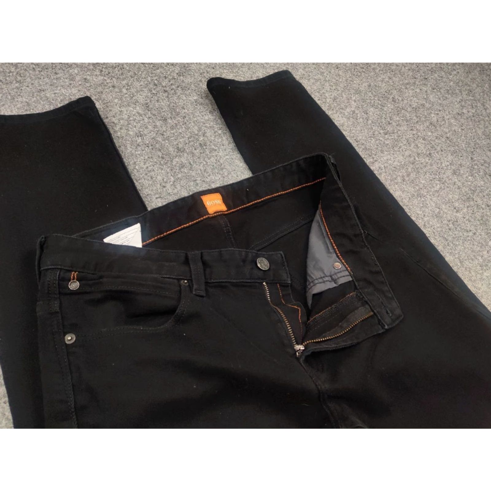 Hugo Boss HUGO BOSS Jeans 63 Noir Black Slim Tapered Denim 32 Men 5-Pocket Denim Slim Inseam 29 100% Cotton Black 90s City USA Vintage: No Size US 32 / EU 48 - 6 Thumbnail