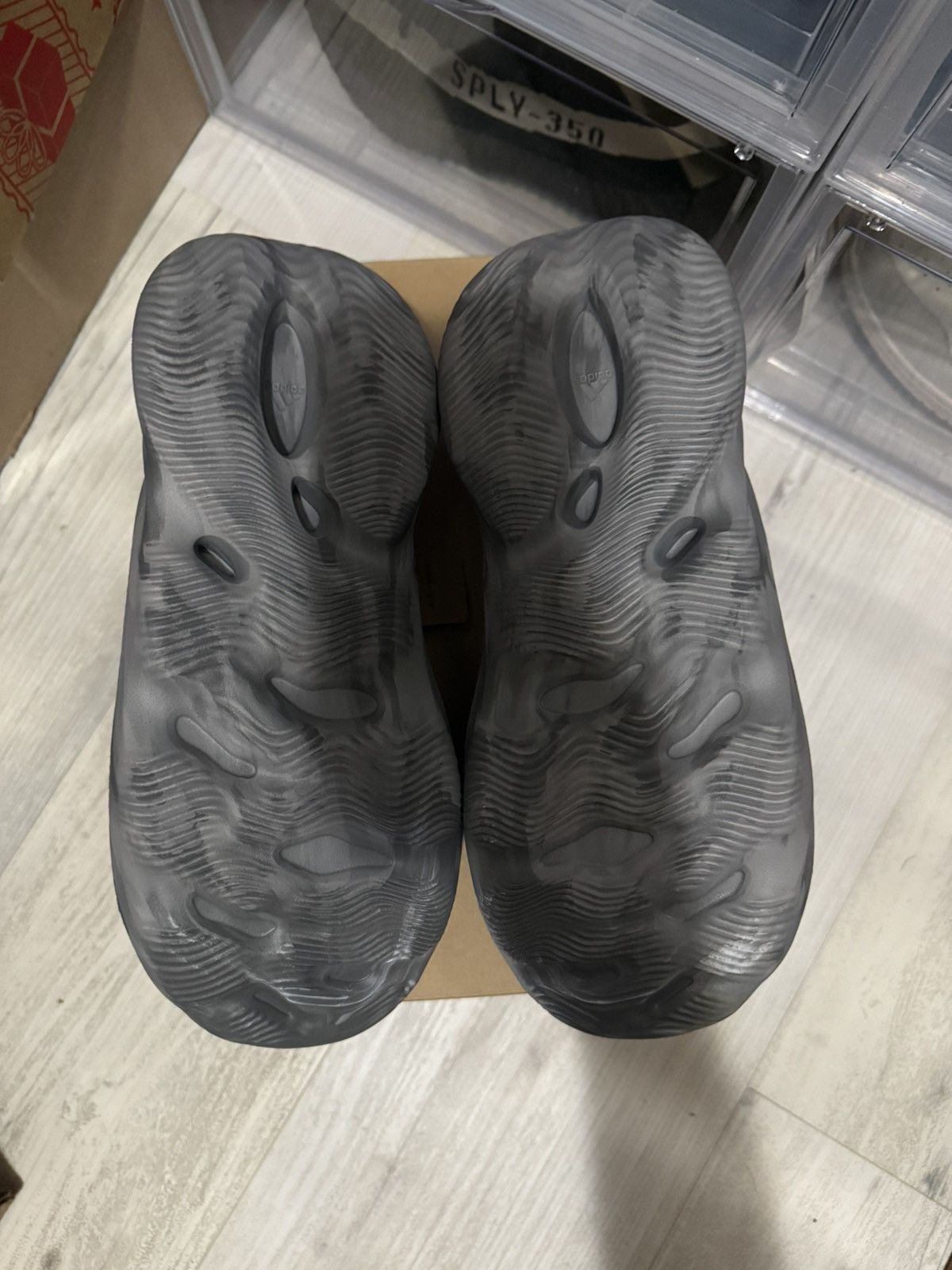 Adidas × Kanye West × Yeezy Adidas Yeezy Foam Runner Mx Granite Size US 11 / EU 44 - 7 Thumbnail