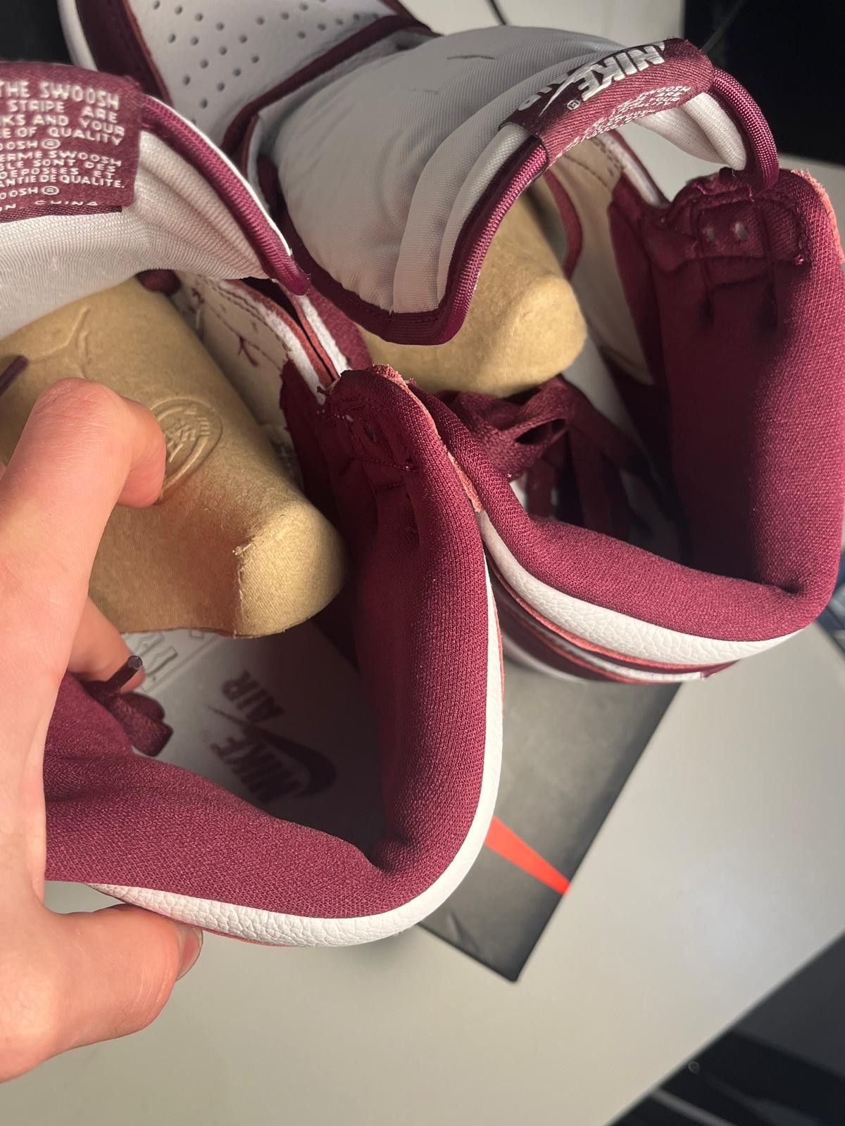 Nike Jordan 1 Retro High OG Bordeaux 40.5 Size US 7.5 / EU 40-41 - 9 Thumbnail