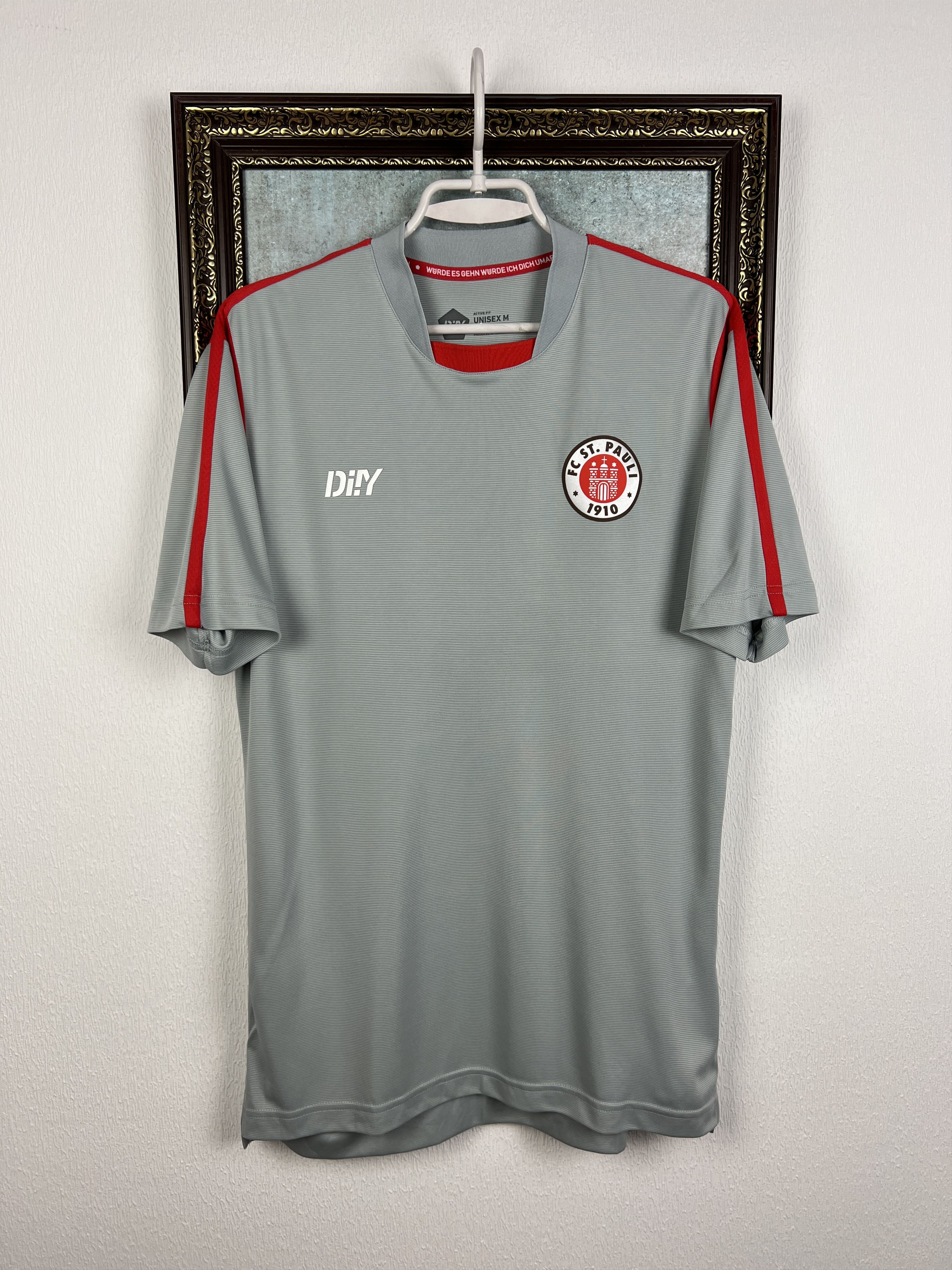 Vintage St Pauli 2022 Di!y Football Train Shirt Soccer Jersey Trikot Size US M / EU 48-50 / 2 - 1 Thumbnail