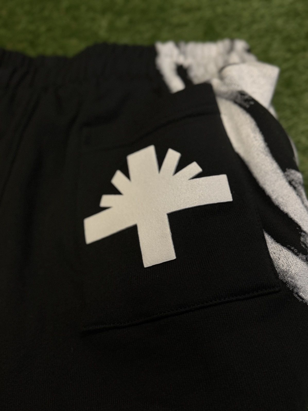Vertabrae Vertabrae Skeleton Shorts Black White Size S (NEW) Size US 27 - 11 Thumbnail