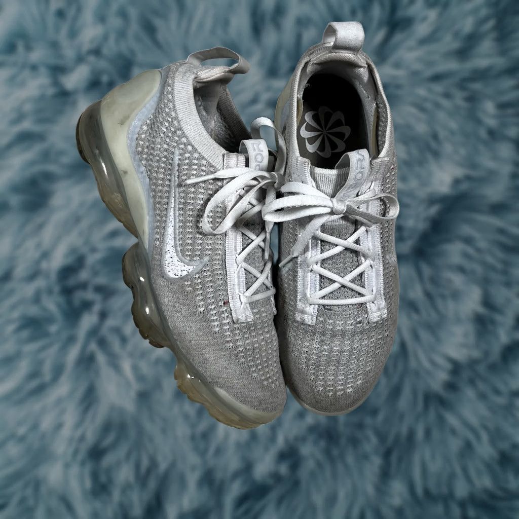 Nike Nike Air VaporMax Flyknit 2021 Sneakers Men 6 Silver Womens 7.5 Athletic-Vintage? Size US 6 / EU 39 - 1 Thumbnail