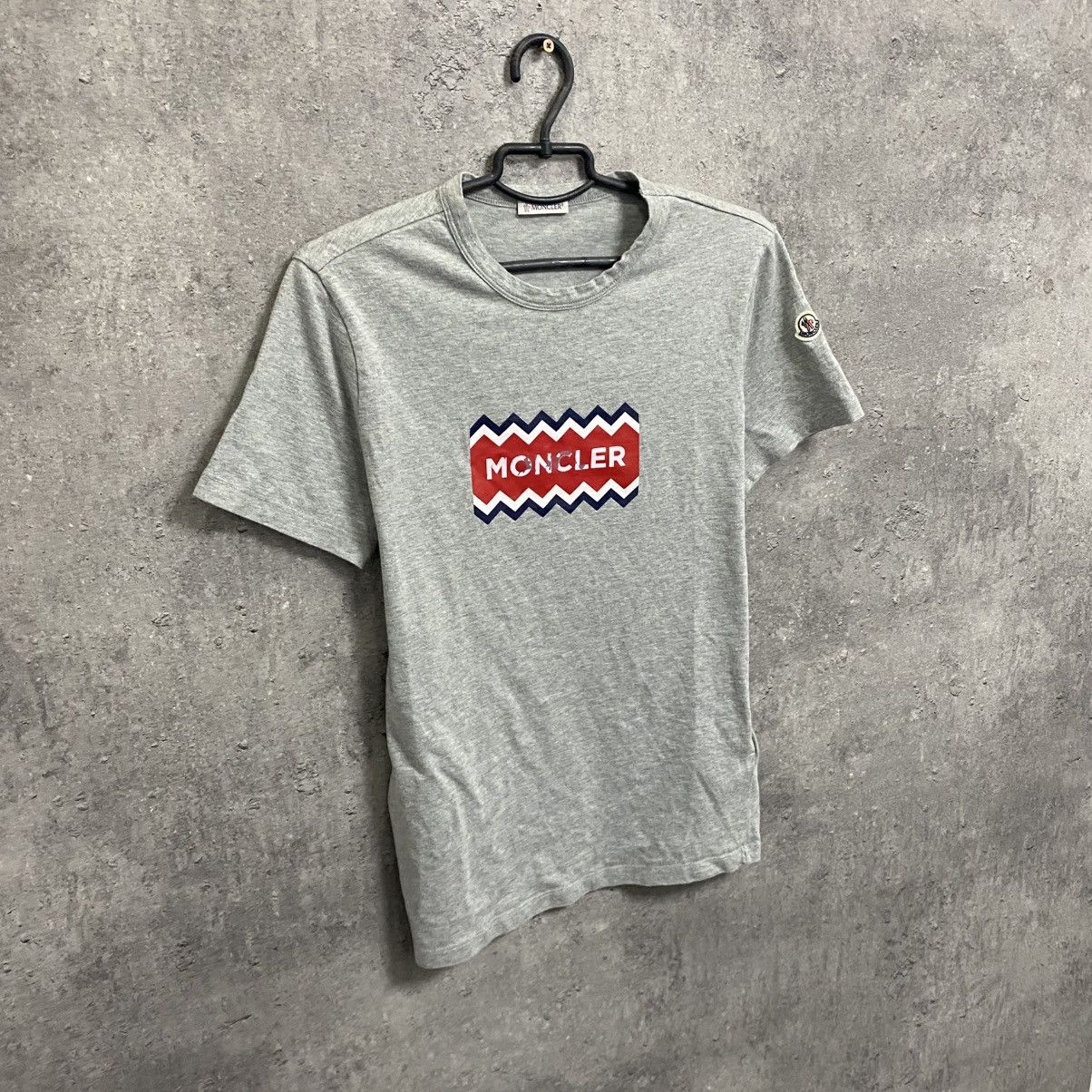 Moncler Moncler T-Shirt Size US S / EU 44-46 / 1 - 3 Thumbnail