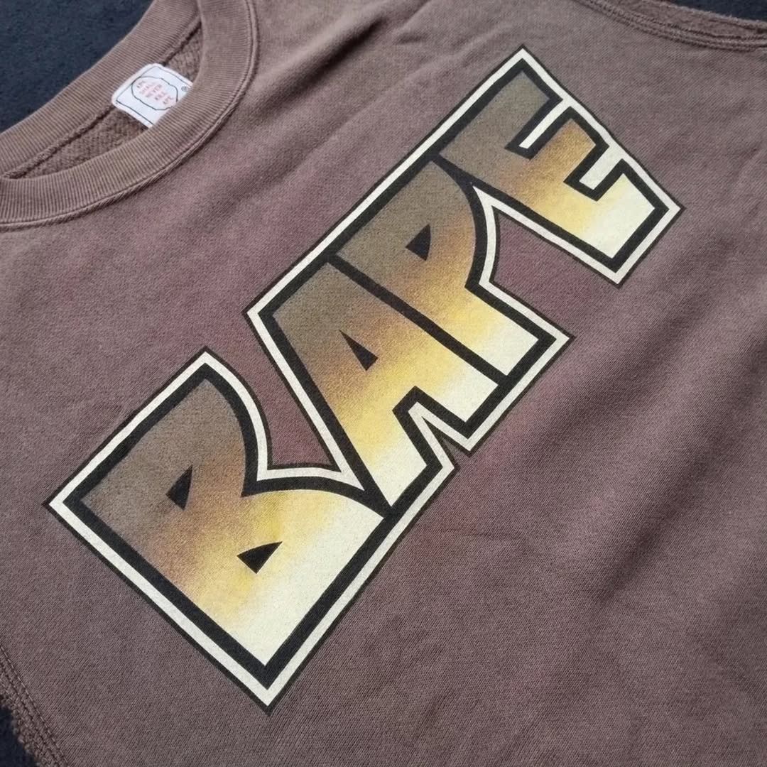 Bape 2005 Bape Kiss Crewneck Distressed Size M / US 6-8 / IT 42-44 - 2 Thumbnail