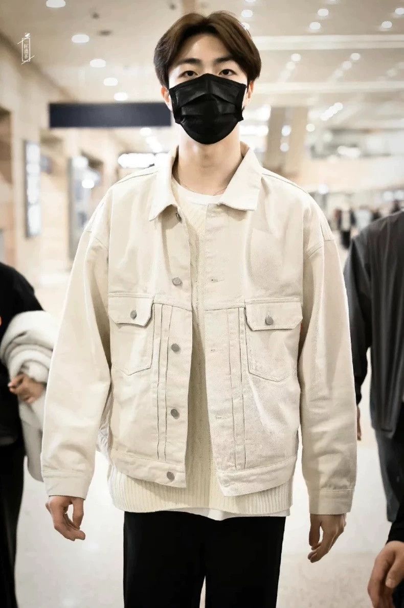Balenciaga Balenciaga Off-white washed distressed logo monogrammed em Size US XS / EU 42 / 0 - 7 Thumbnail