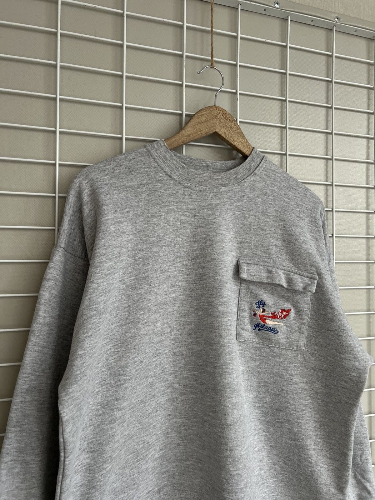 Other Virgin Atlantic Leisurewear Sweatshirt Mens Size M Vintage Size US M / EU 48-50 / 2 - 3 Thumbnail
