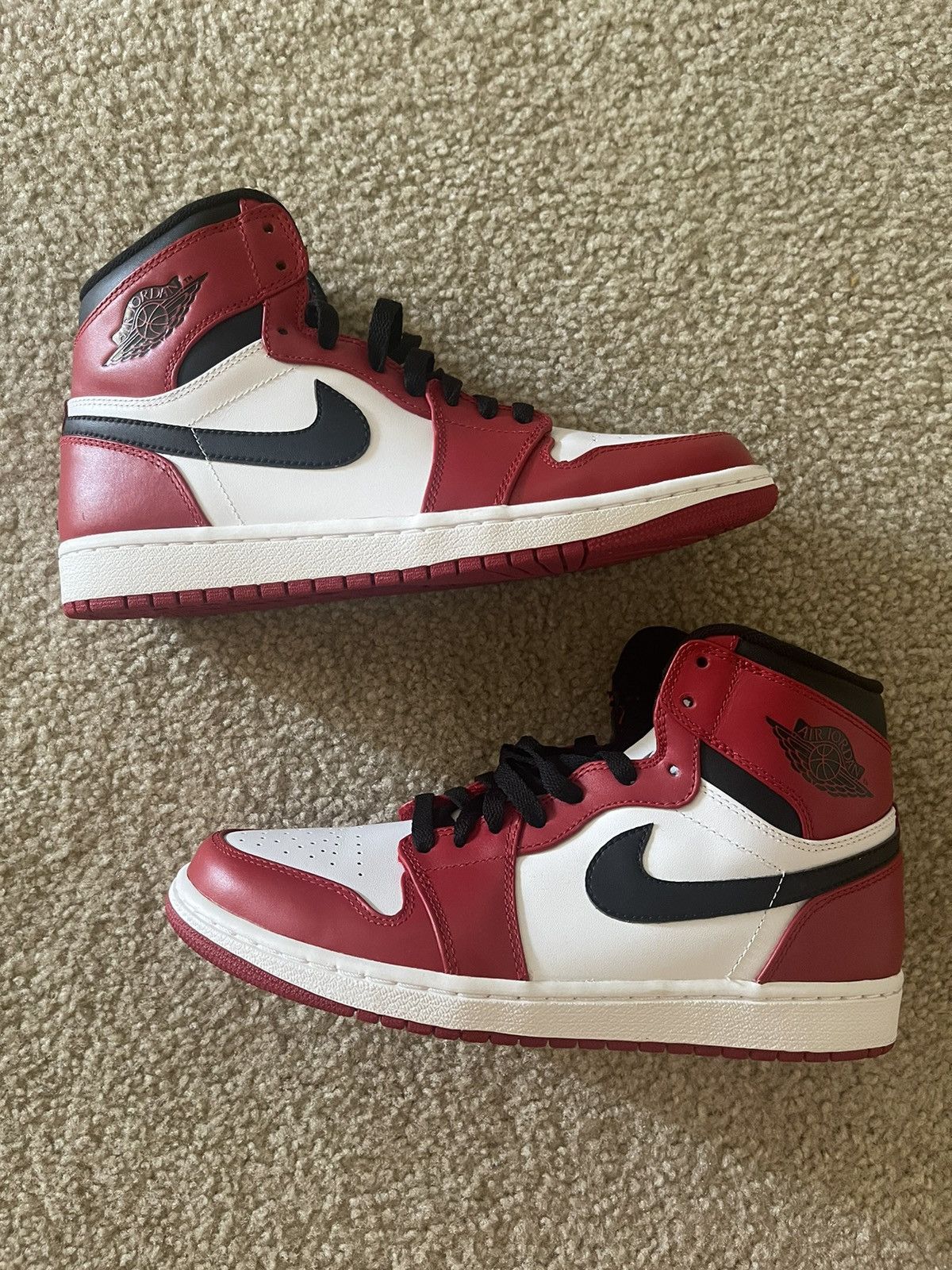 Jordan Brand × Nike Jordan 1 Retro Chicago 2013 Size US 9 / EU 42 - 1 Thumbnail