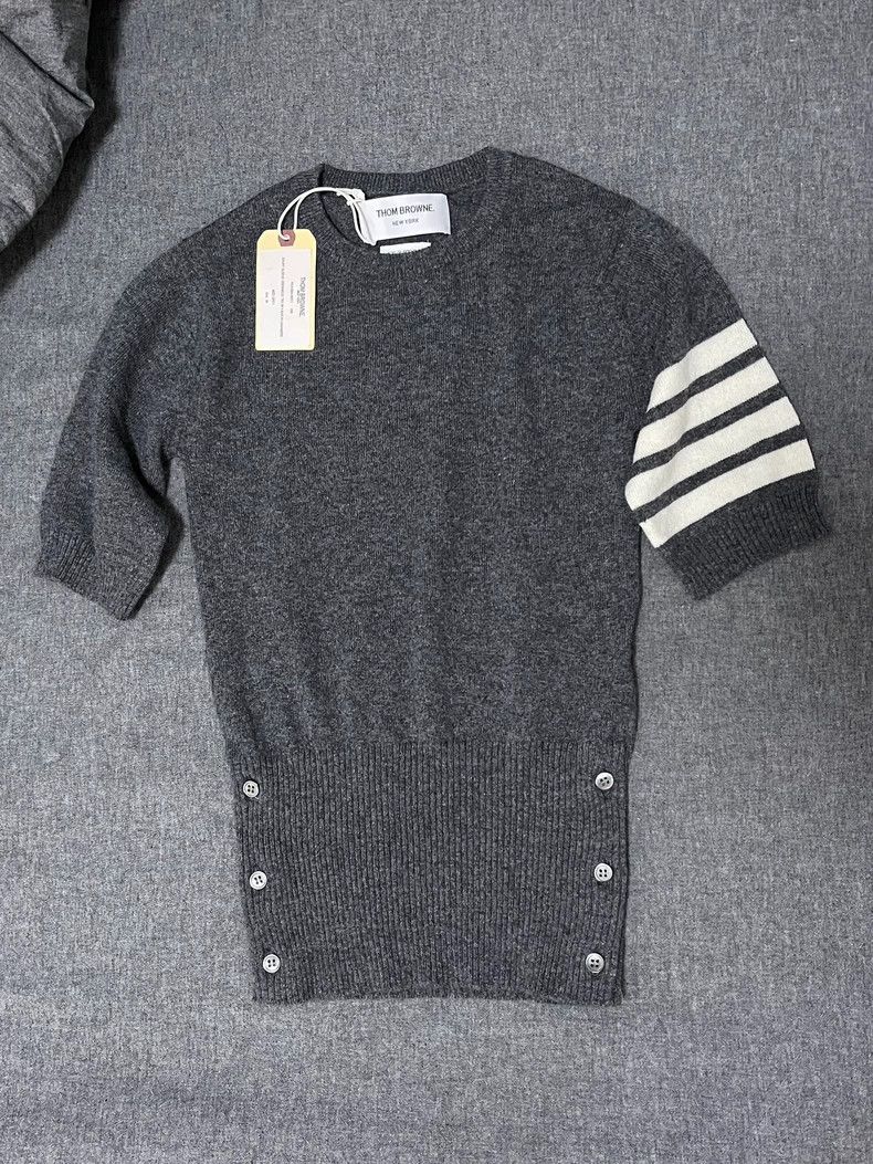 Thom Browne Thom Browne Medium gray cashmere knitted short sweater 250 Size XXS / US 00 / IT 34 - 1 Thumbnail