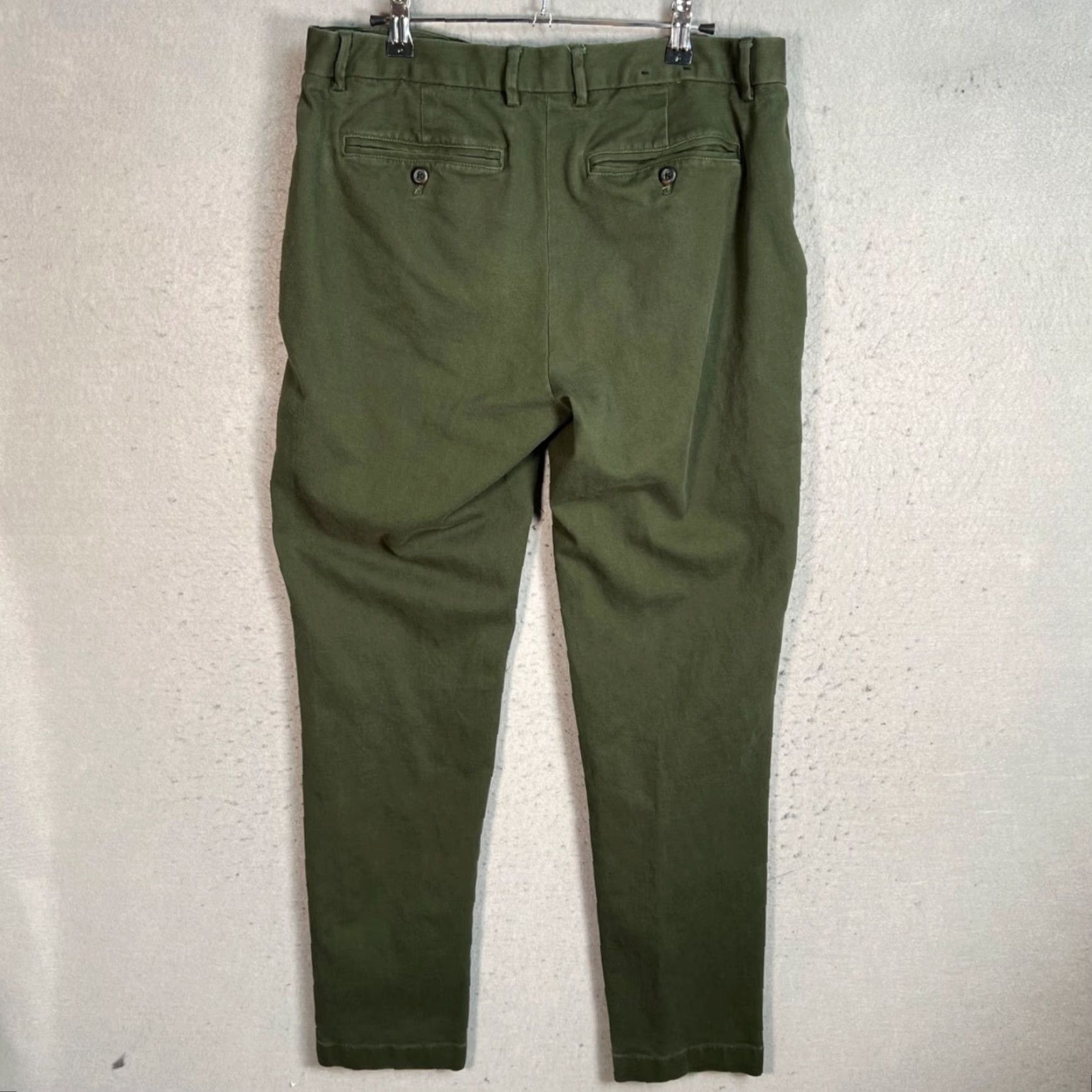 Banana Republic Banana Republic Slim Fit Mens Size 33 x 34 Olive Green Chino Pants Cotton Blend Size US 33 - 2 Thumbnail