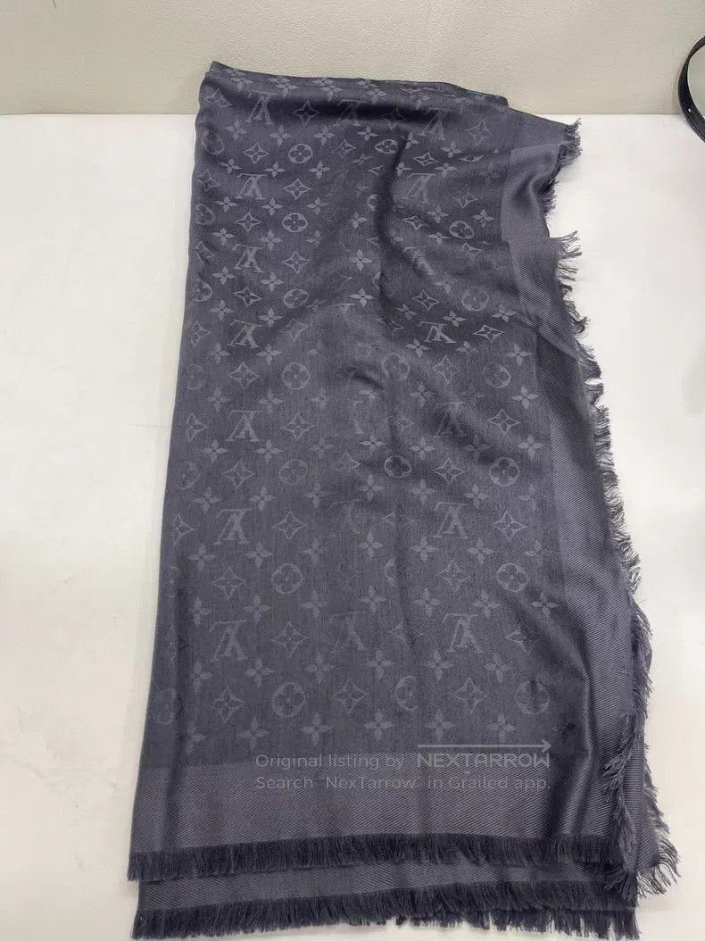 Louis Vuitton Louis Vuitton Full logo shawl Size ONE SIZE - 2 Thumbnail