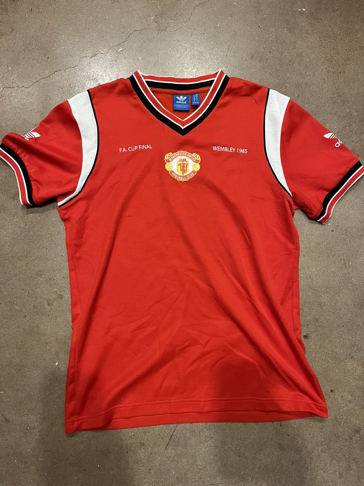 Adidas Manchester United Adidas 1982 FA Cup Final football shirt Size US M / EU 48-50 / 2 - 1 Thumbnail