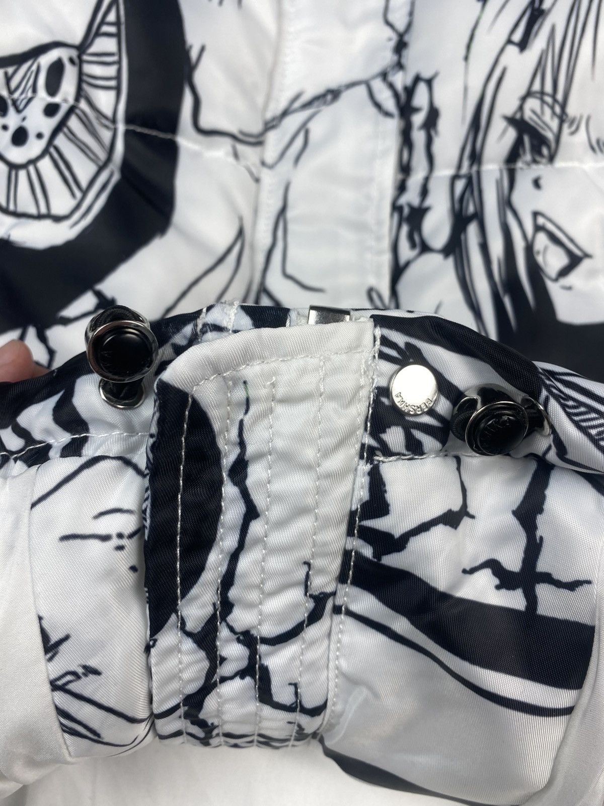 Bershka × Billie Eilish Bershka Billie eilish anime vest y2k Size US M / EU 48-50 / 2 - 5 Thumbnail