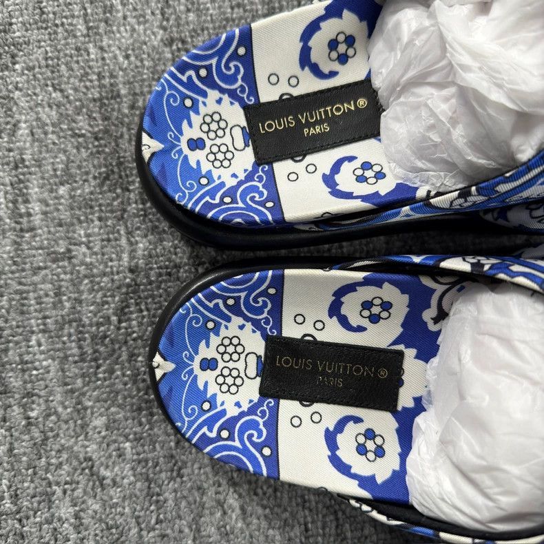 Louis Vuitton Louis Vuitton Logo Print Slide Sandals -2505 Size US 5 / IT 35 - 6 Thumbnail