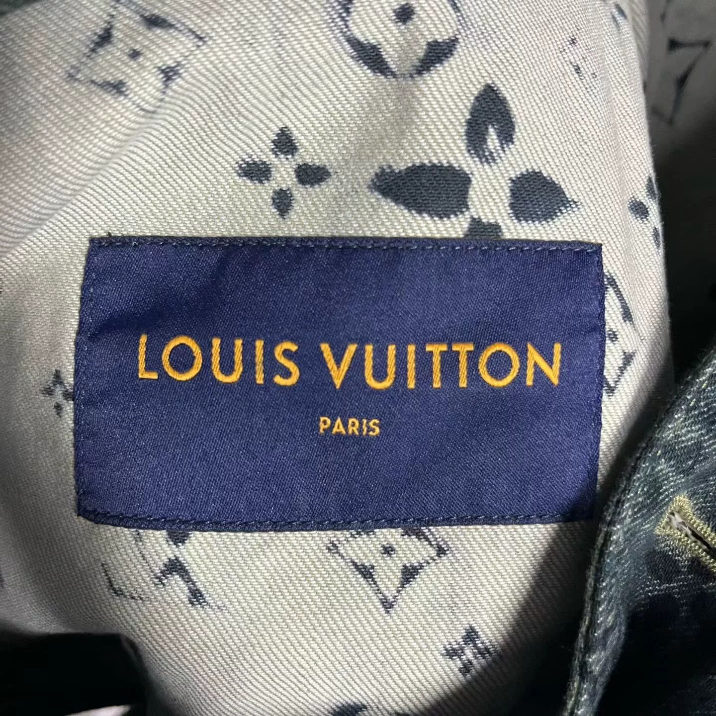 Louis Vuitton Louis Vuitton Gray Logo Denim Jacket Size US L / EU 52-54 / 3 - 3 Thumbnail