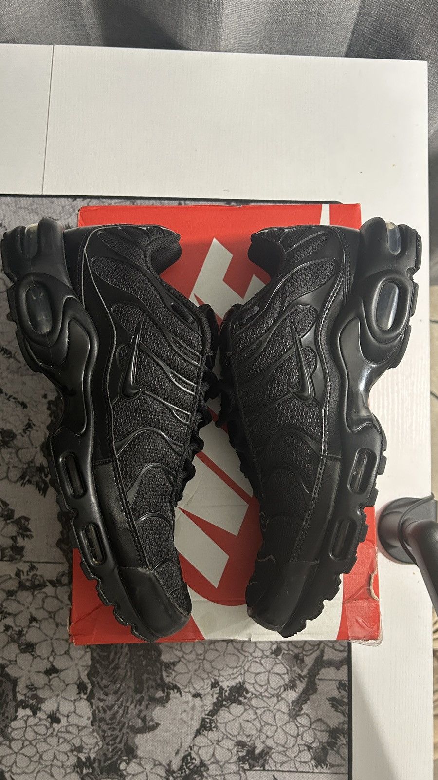 Nike Nike Air Max Plus Triple Black Size US 10 / EU 43 - 3 Thumbnail