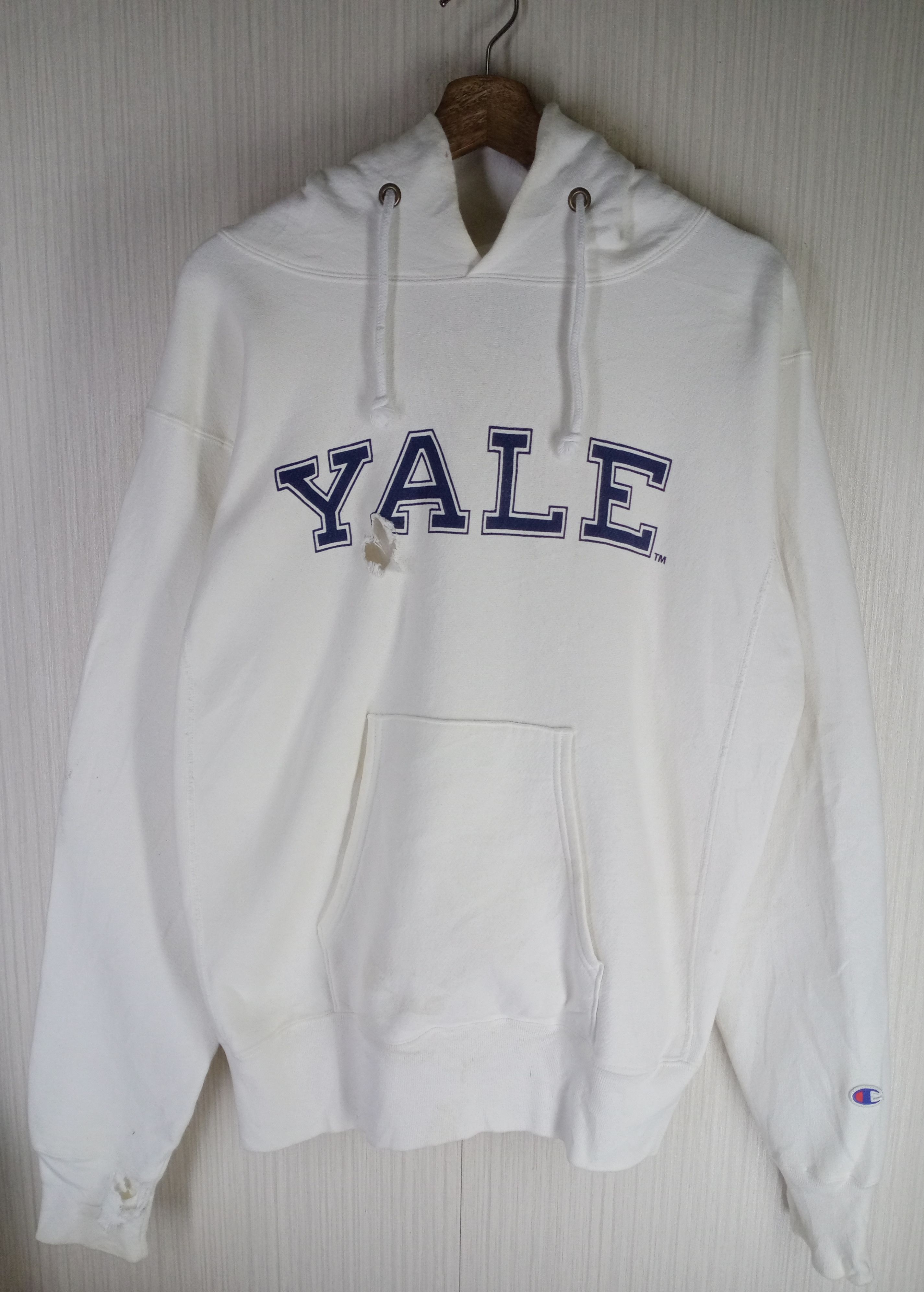Champion Vintage 90s YALE University Champion Reverse Weave Hoodie Size US XL / EU 56 / 4 - 1 Thumbnail