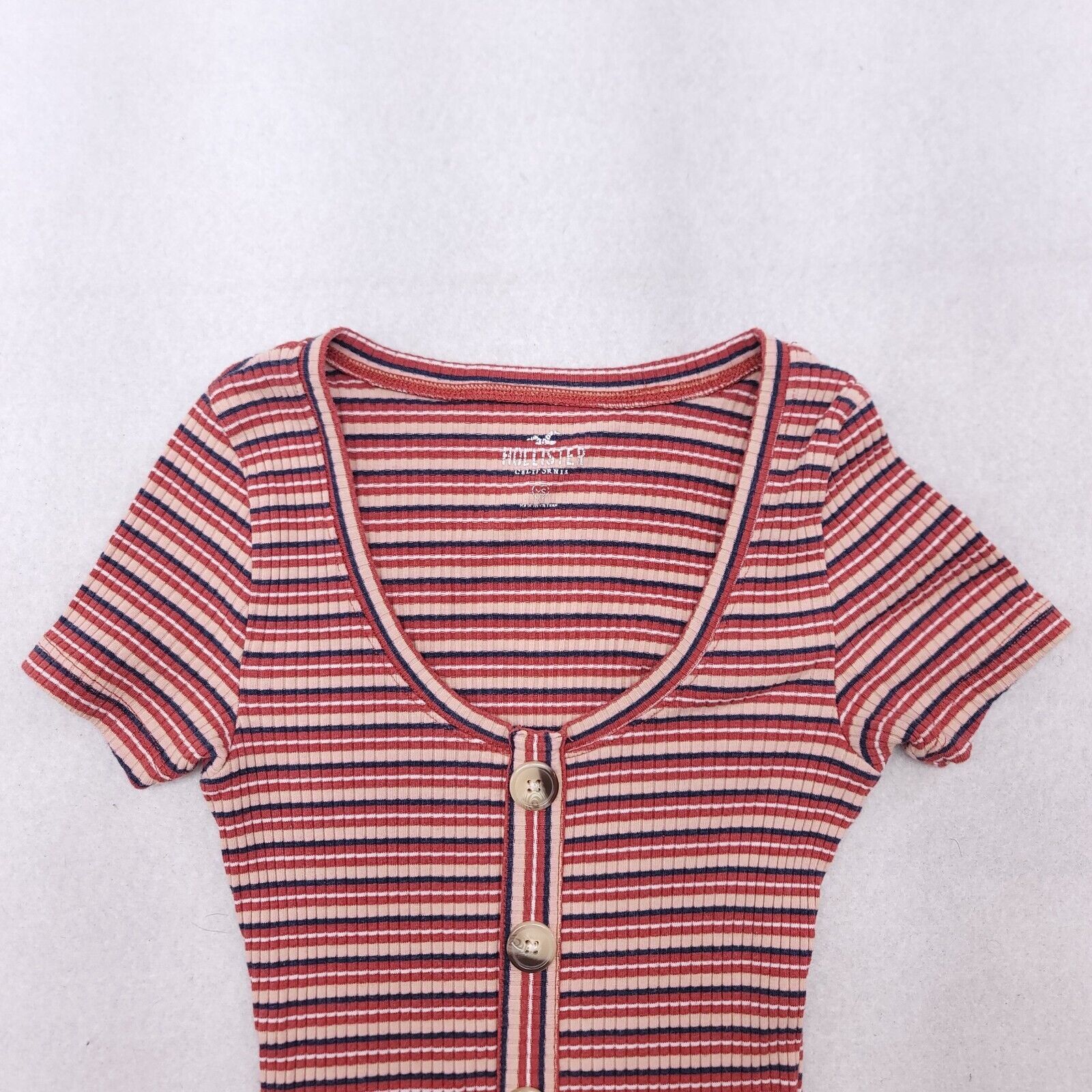 Hollister Hollister Short Sleeve Shirt Women Size XS Red White Striped Size XS / US 0-2 / IT 36-38 - 1 Thumbnail