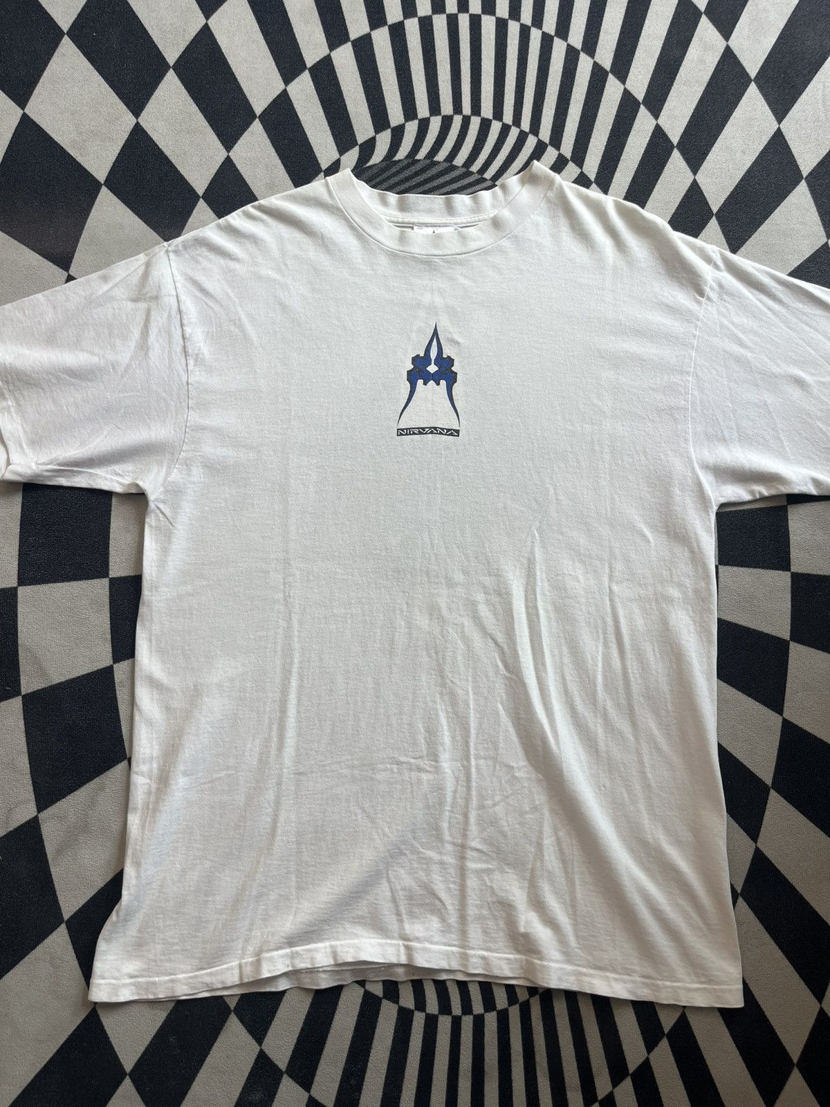 Nirvana Vintage NIRVANA SURF BOARDS A 20 Year Trip 90’s Brand Tshirt Size US XL / EU 56 / 4 - 4 Thumbnail