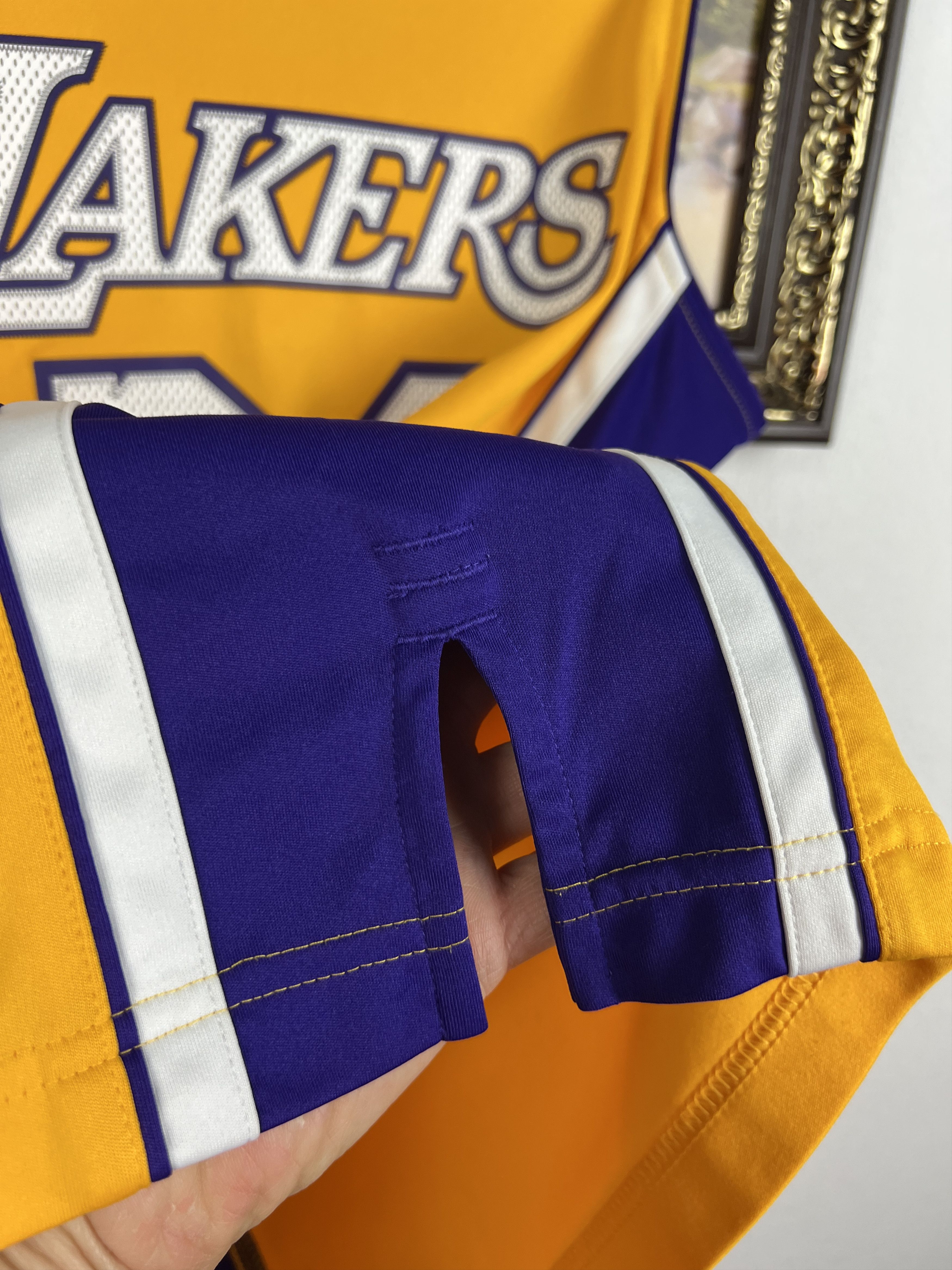 Adidas Los Angeles Lakers NBA Bryant Jersey Shirt Hype Size Boys M Size US XXS / EU 40 - 4 Thumbnail