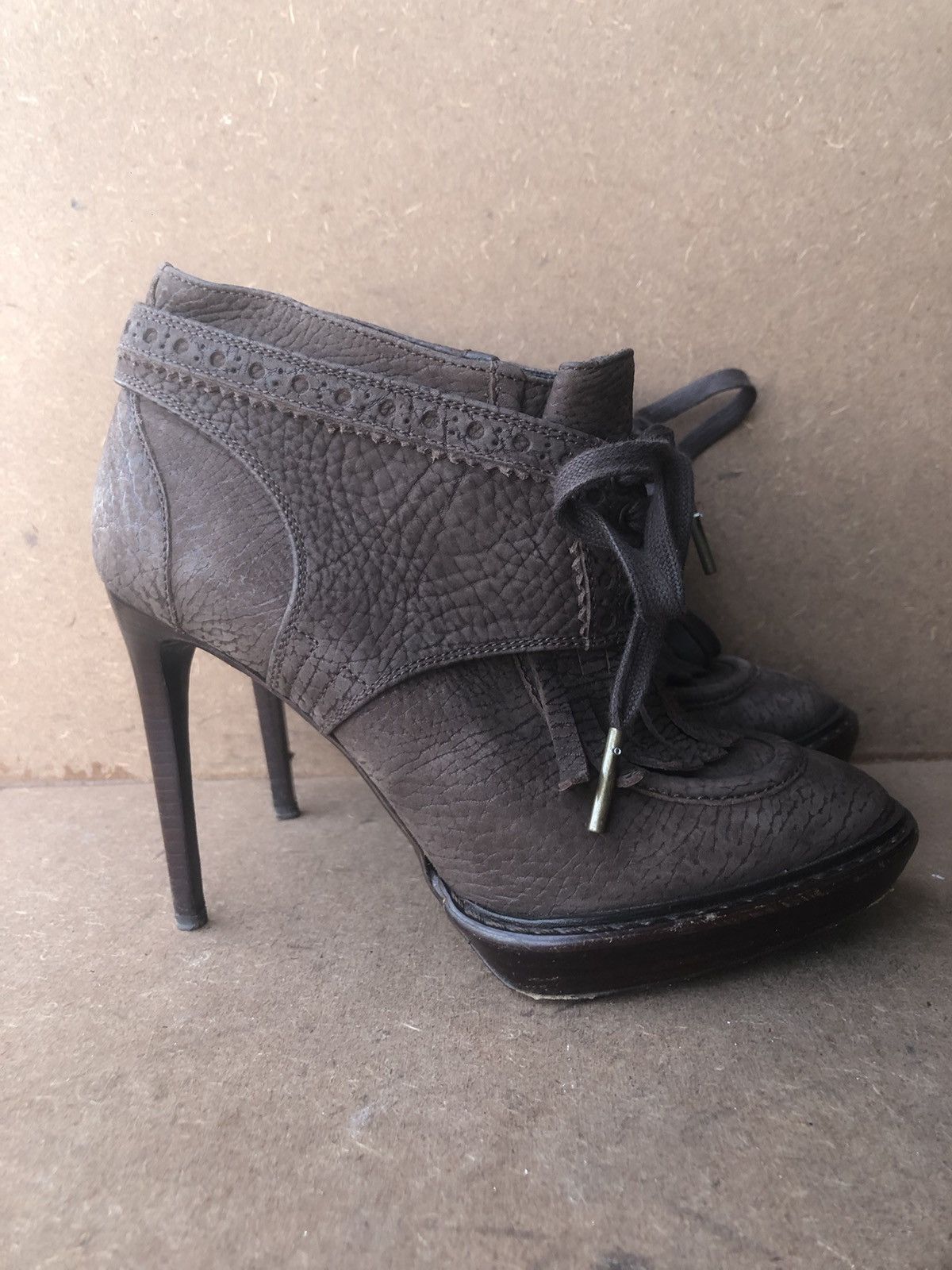 Burberry Burberry Brown Calfskin Leather Ankle Boots Size 36 Size US 6 / IT 36 - 3 Thumbnail