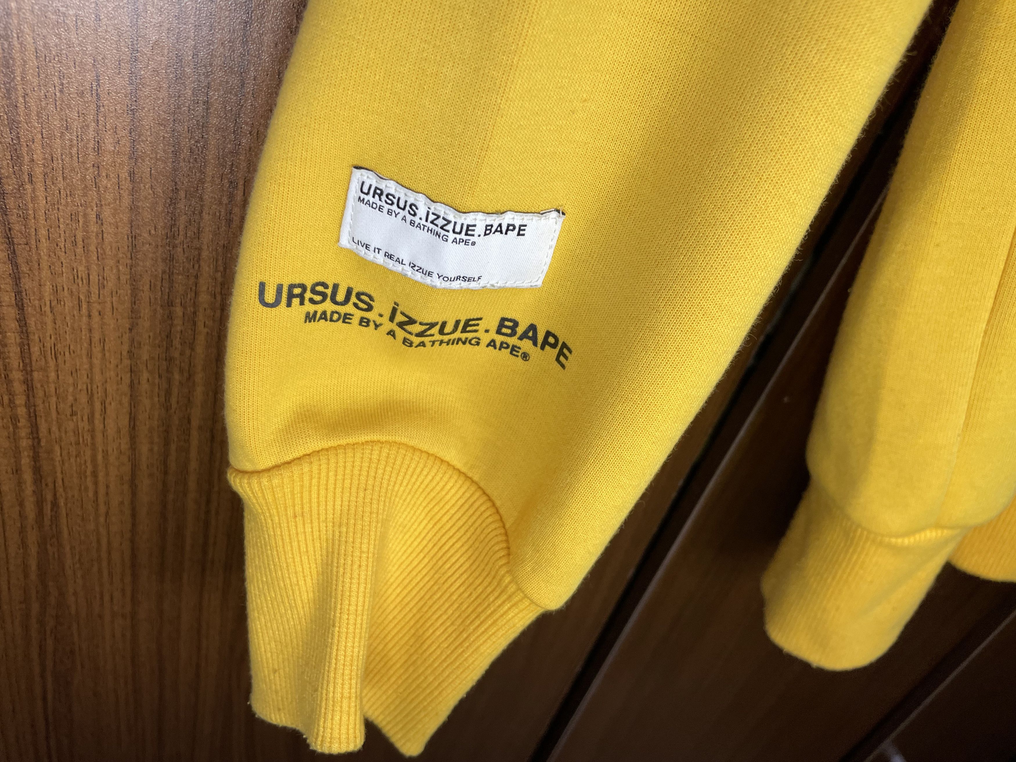 Bape Izzue x Bape General Crewneck Size US M / EU 48-50 / 2 - 7 Thumbnail