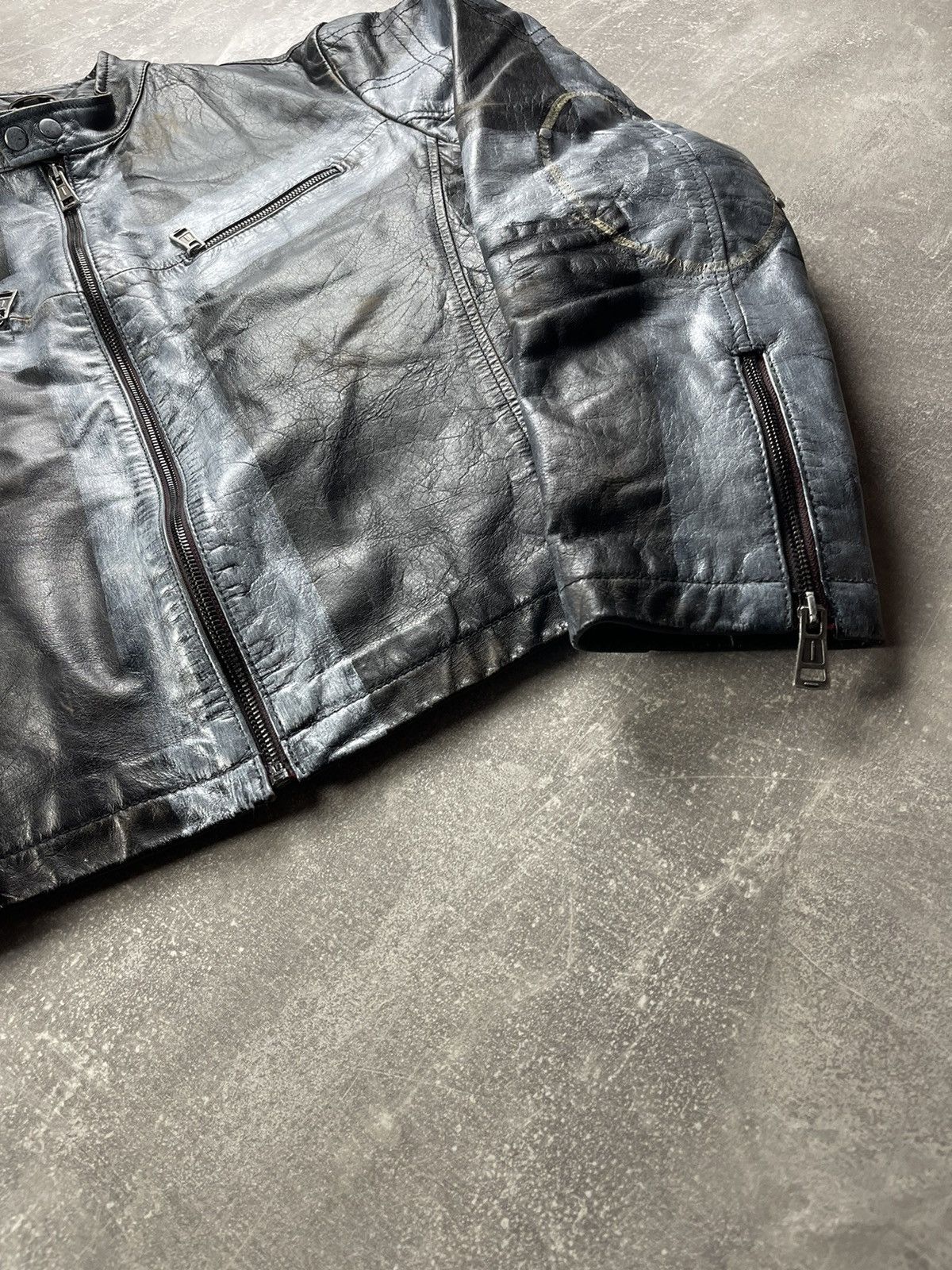Vintage Vintage Archive Avant Garde Leather Zip Faded Cross Jacket Size US L / EU 52-54 / 3 - 7 Thumbnail