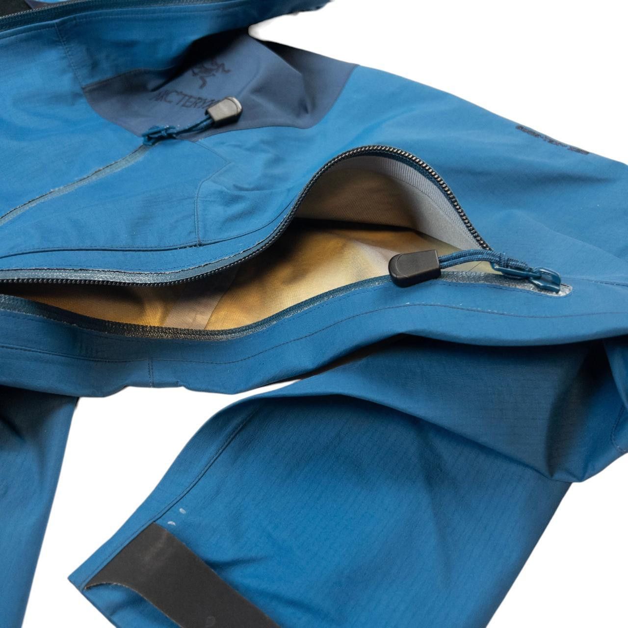 Arc'teryx Vintage Arcteryx Beta Goretex Jacket Women's Size M Size M / US 6-8 / IT 42-44 - 6 Thumbnail