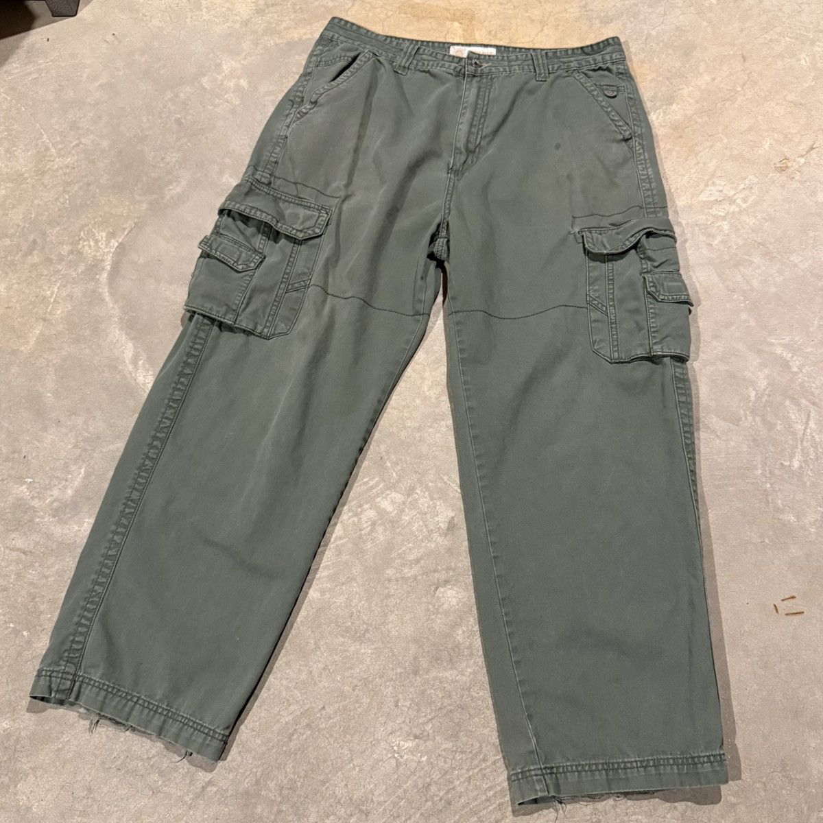 Vintage Vintage 2000s Faded Distressed Baggy Cargo Pants ERD Grunge Size US 37 - 2 Thumbnail