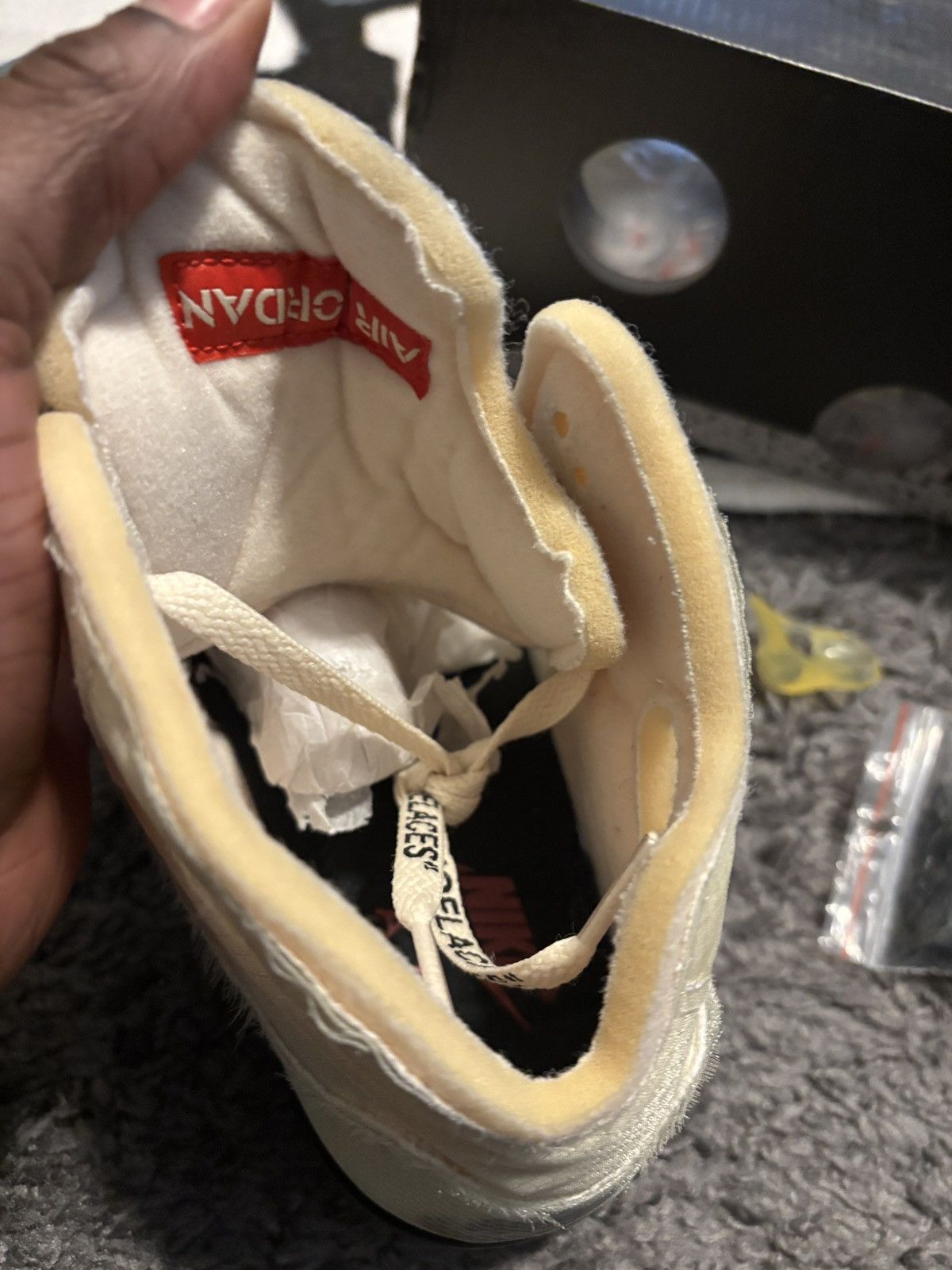 Jordan Brand × Off-White Size 11 Off White "Sail" Retro 5s Size US 11 / EU 44 - 4 Thumbnail