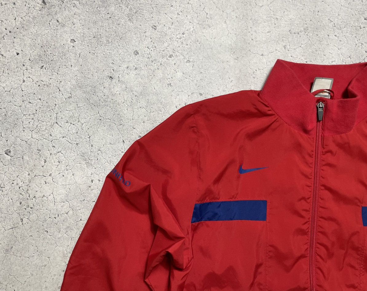 Nike Vintage Nylon Windbreaker Jacket Nike Manchester United Y2K Size US S / EU 44-46 / 1 - 7 Thumbnail