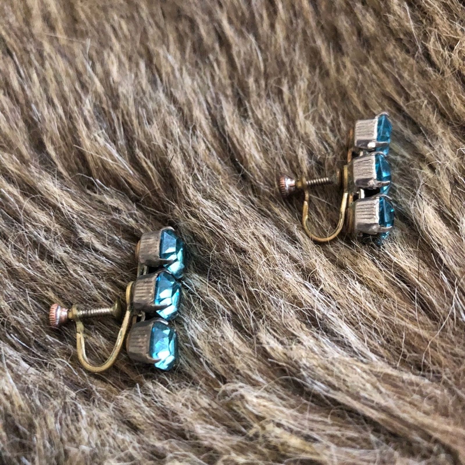 Other Antique 1940s blue glass stone screw back clip ons Size ONE SIZE - 5 Thumbnail