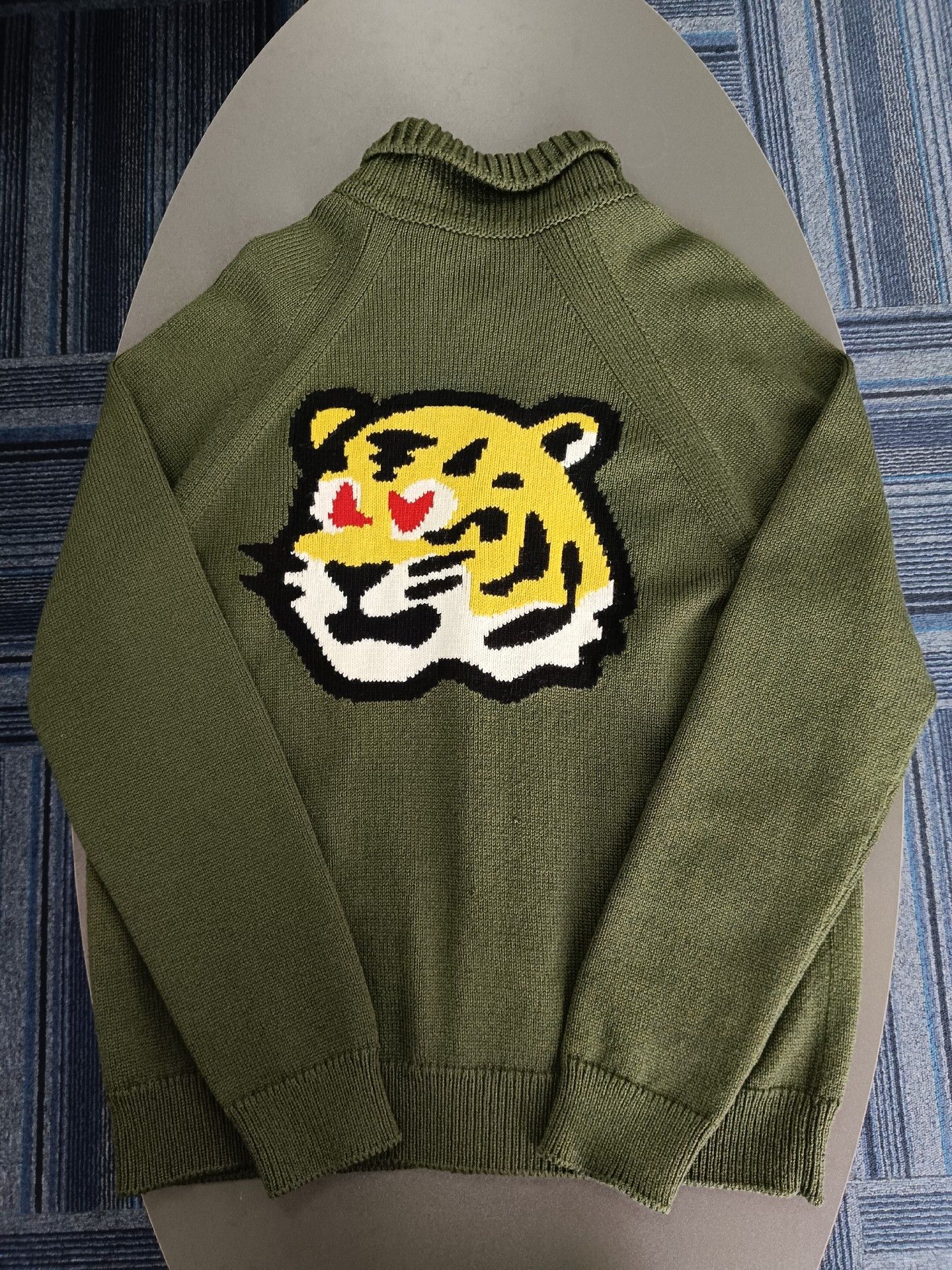 Louis Vuitton Louis Vuitton LV tiger embroidered cardigan sweater Nextarr Size US L / EU 52-54 / 3 - 4 Thumbnail