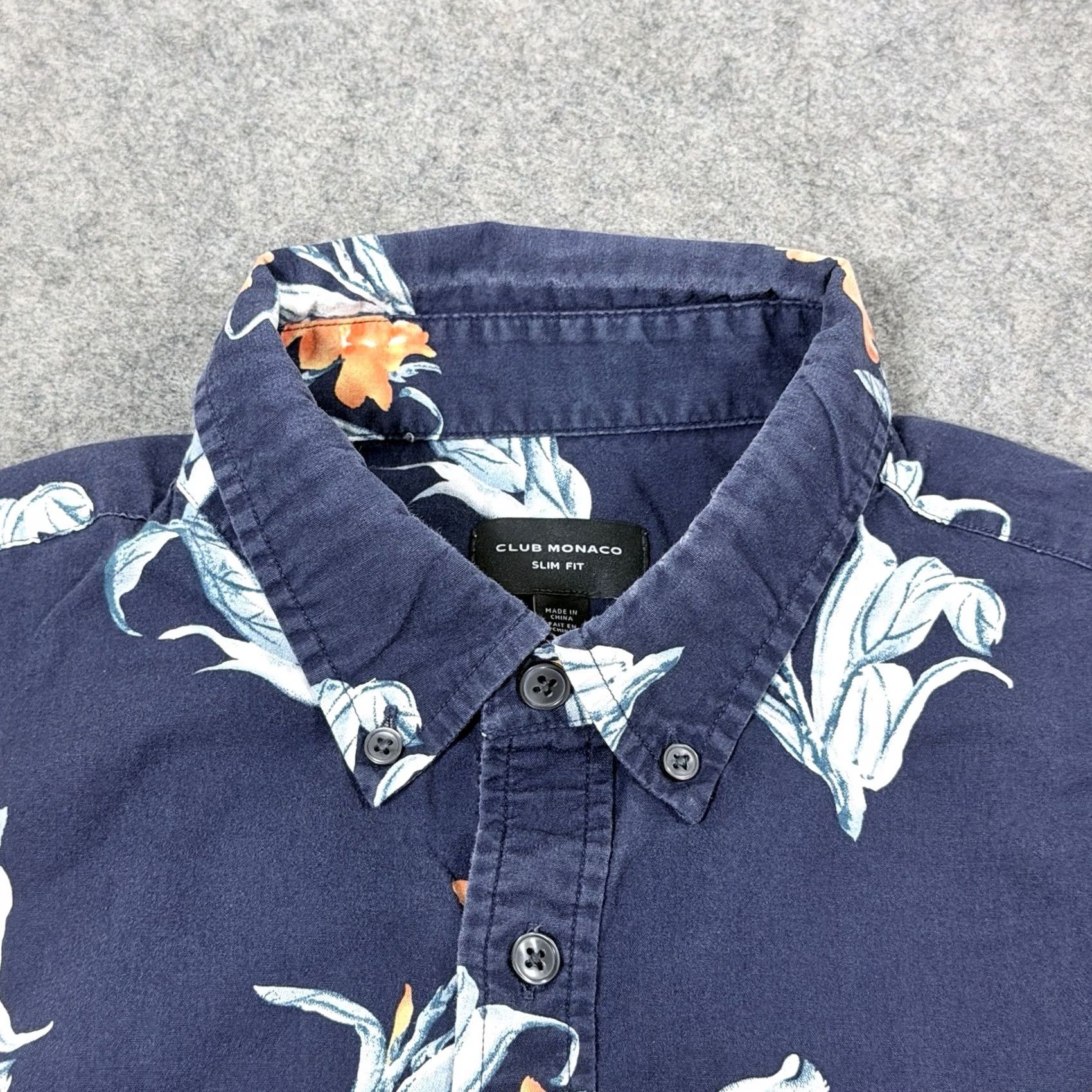 Club Monaco Club Monaco Slim Fit Short Sleeve Floral Button Down Shirt Men's Sz Medium Blue Size US M / EU 48-50 / 2 - 3 Thumbnail