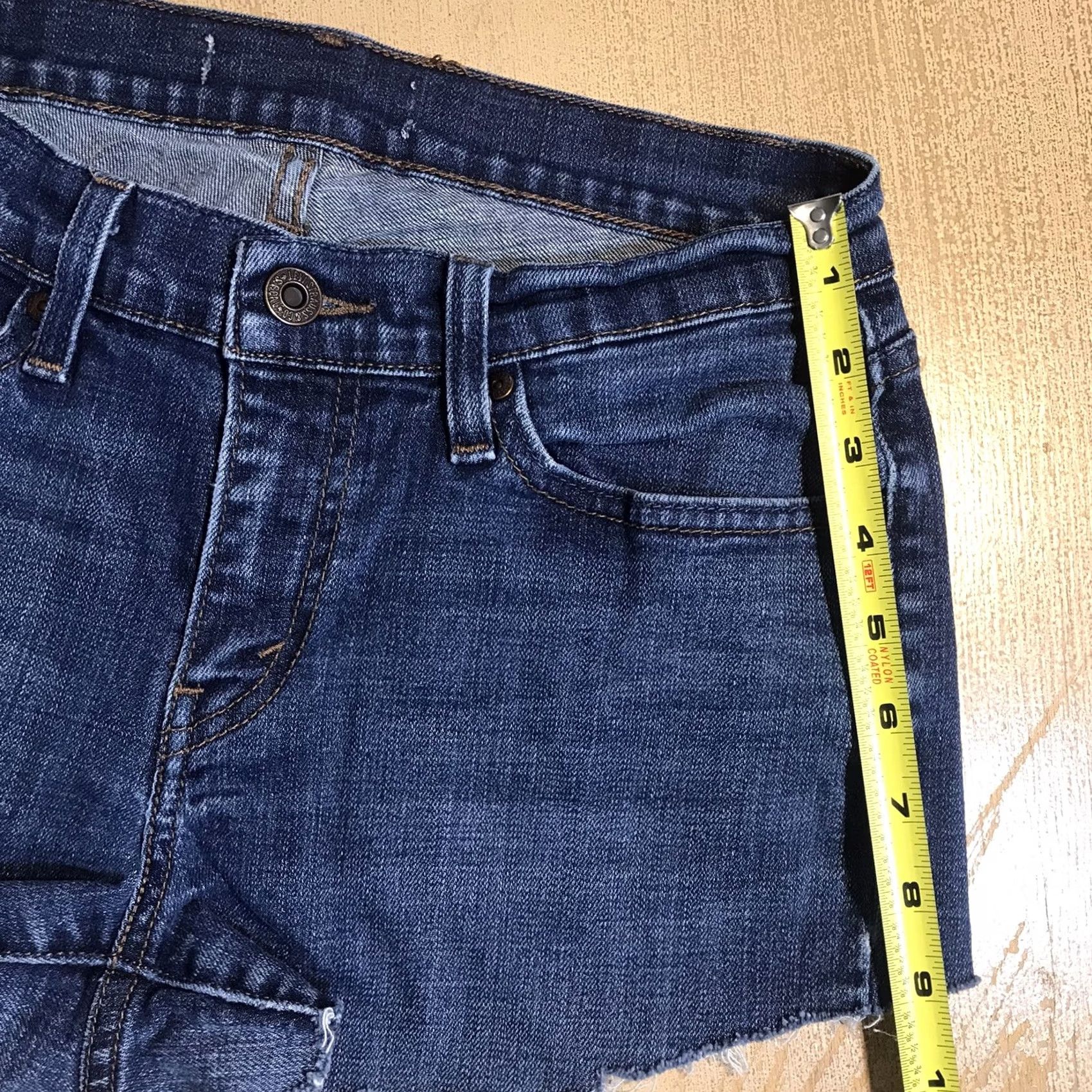 Levi's VINTAGE Levis Shorts Womens Regular 8 Blue Denim 515 Cut-Off Frayed Hems Zip Fly Easy Care 5-Pocket Size 30" / US 8 / IT 44 - 5 Thumbnail