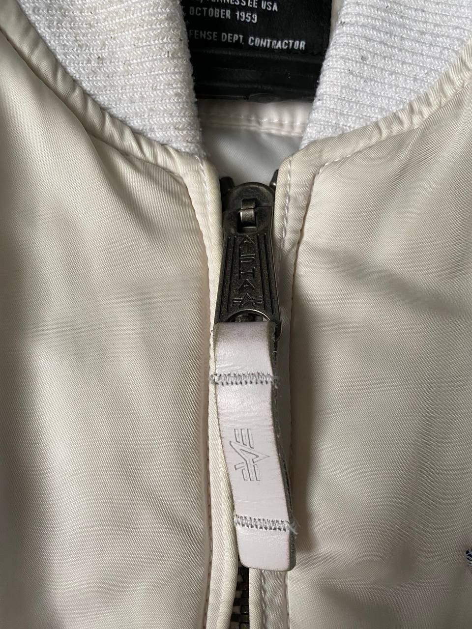 Alpha Industries × Vintage white bomber alpha industries Size US M / EU 48-50 / 2 - 6 Thumbnail