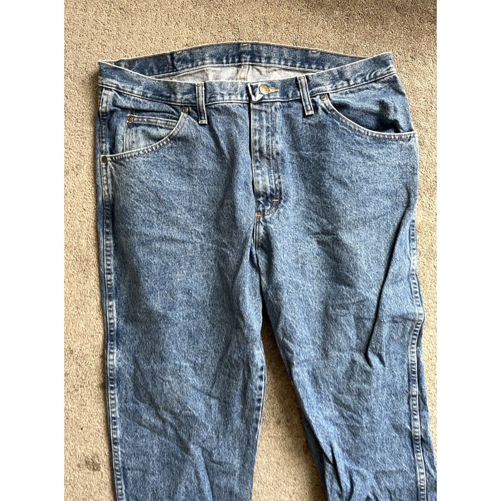 Wrangler VINTAGE Wrangler Mens Regular Fit 100% Cotton Blue Jeans Size 38x30 Distressed Size US 38 / EU 54 - 4 Thumbnail