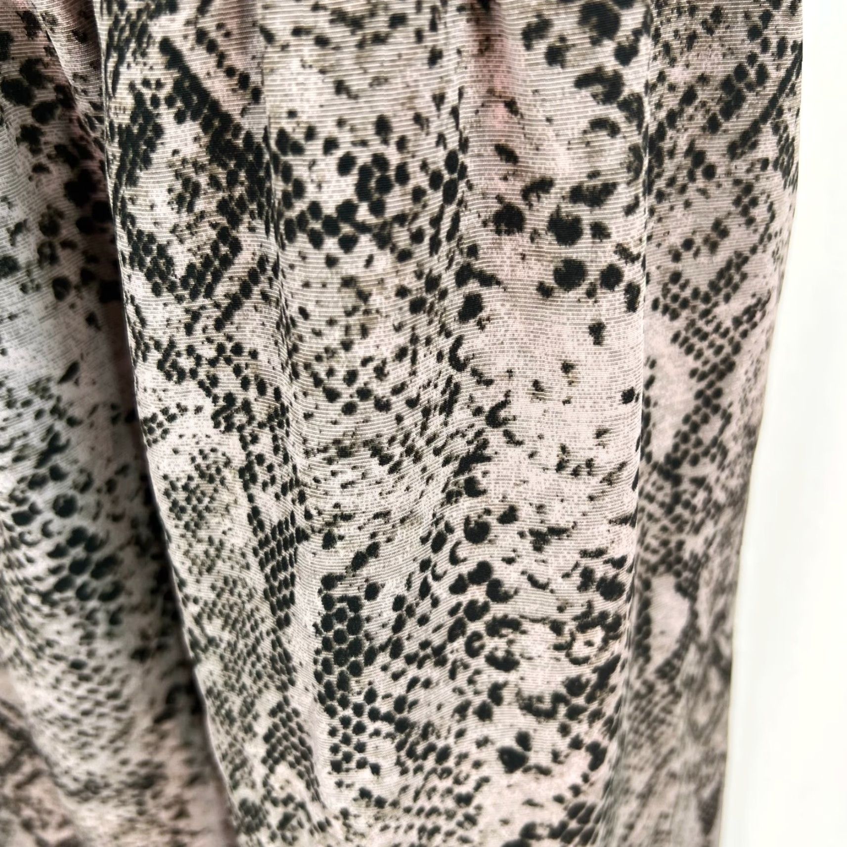 Converse VINTAGE Converse Brown Snake Skin Graphic Chiffon Dress size Medium Size M / US 6-8 / IT 42-44 - 3 Thumbnail