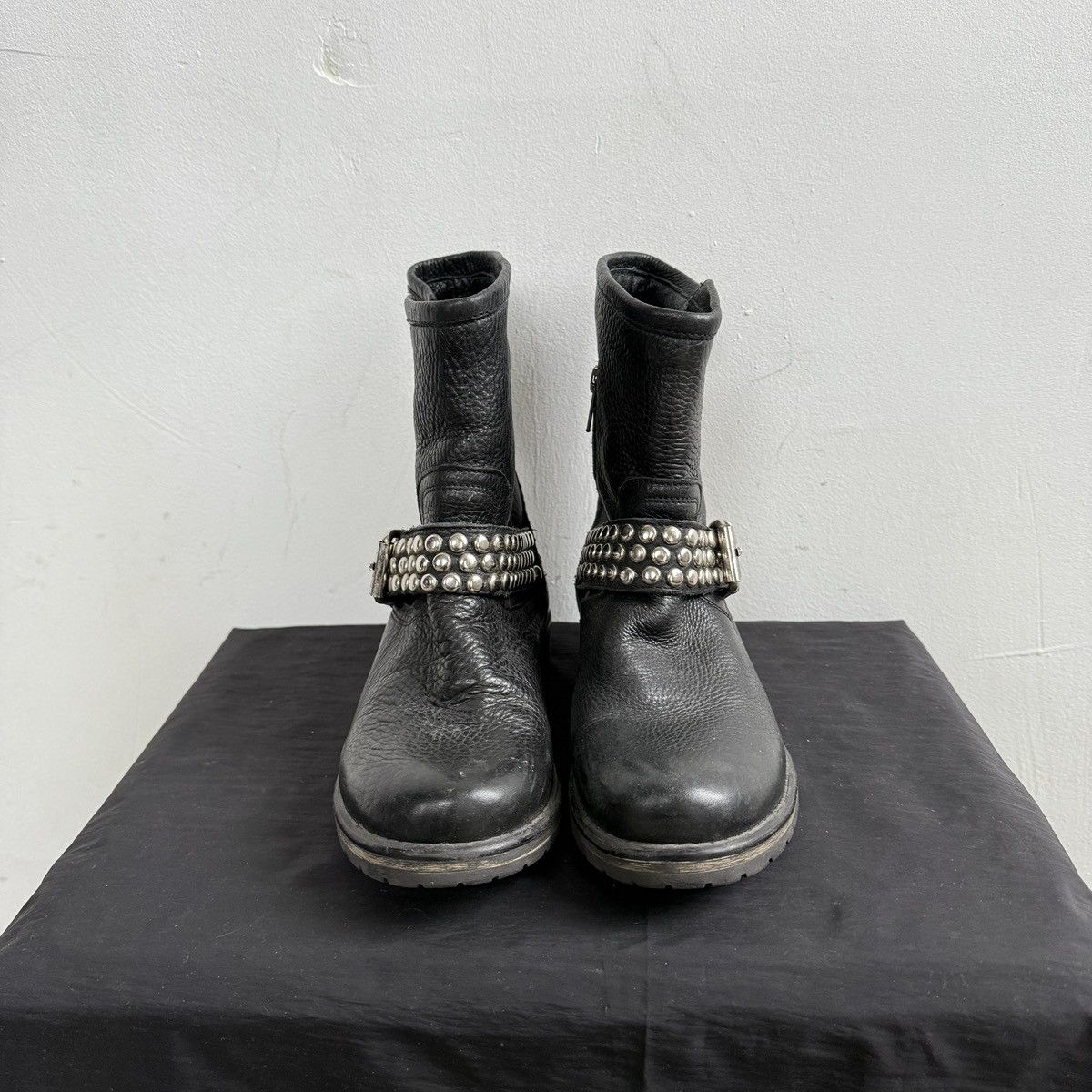 Steve Madden Steve Madden Pinned Metal Leather Ankle Boots Size US 7 / IT 37 - 5 Thumbnail