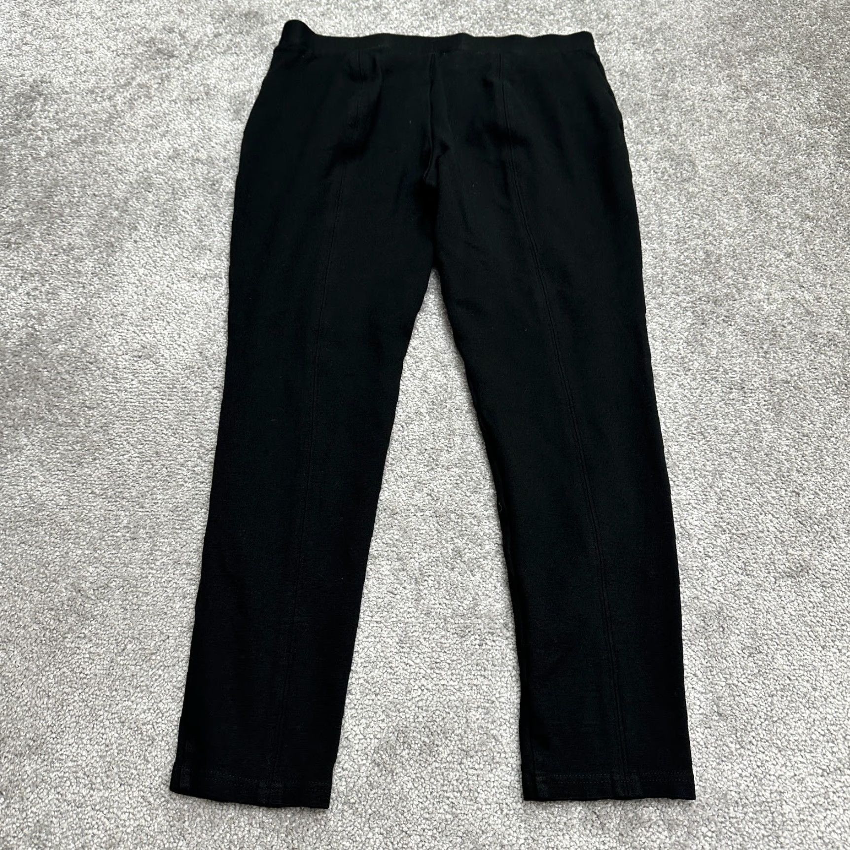 Vintage Chico's Black So Slimming Pull On Crop Pants Women S Slim 28x30 Mid Rise Tapered Flat Front Crop 0.5 Small Nylon Rayon Spandex Size 28" / US 6 / IT 42 - 2 Thumbnail