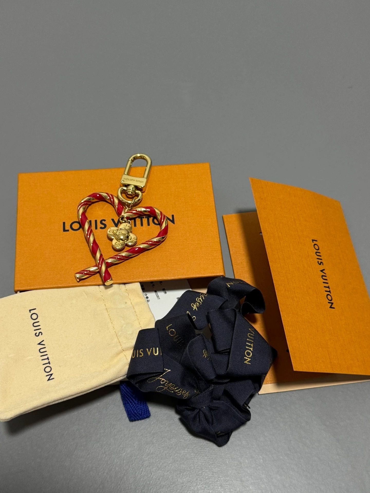 Louis Vuitton LV 2024 Xmas Limited New Bag Charm Full Acc Size ONE SIZE - 1 Thumbnail
