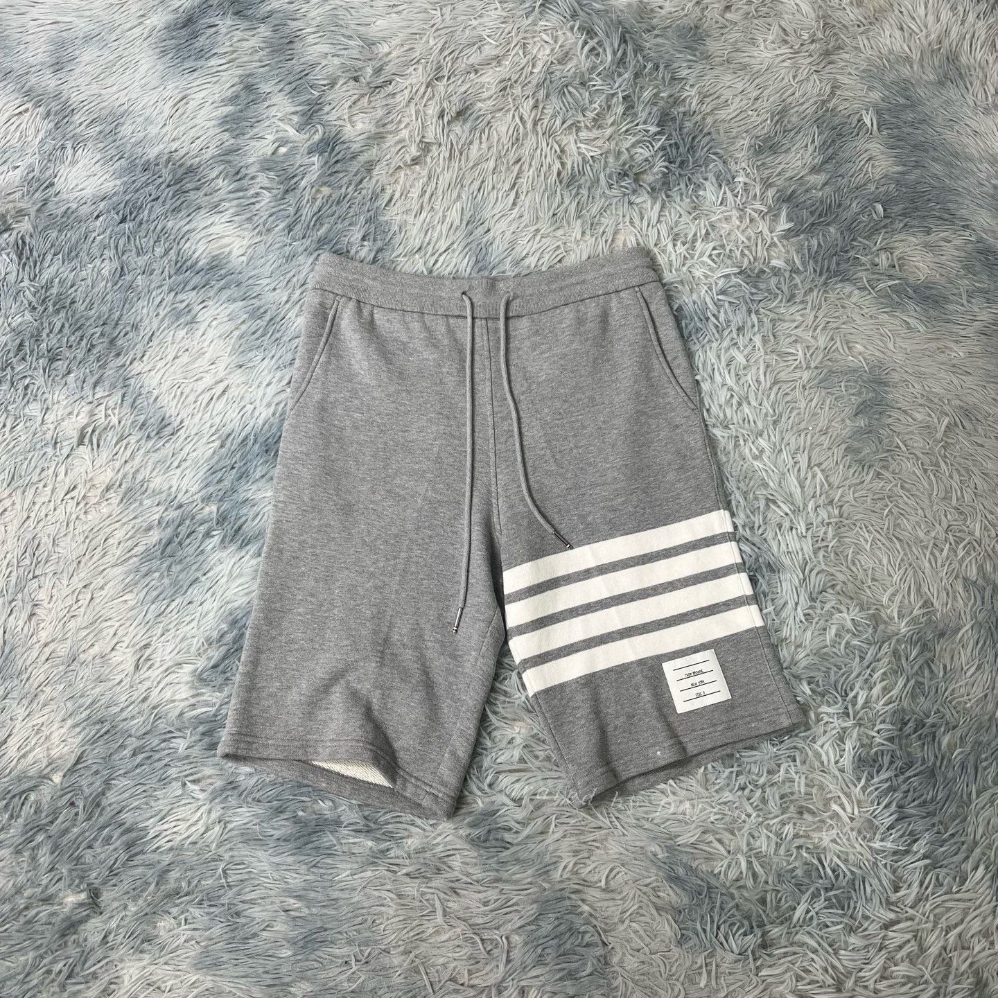 Thom Browne THOM BROWNE Four-Stripe Shorts Size US 26 / EU 42 - 1 Thumbnail