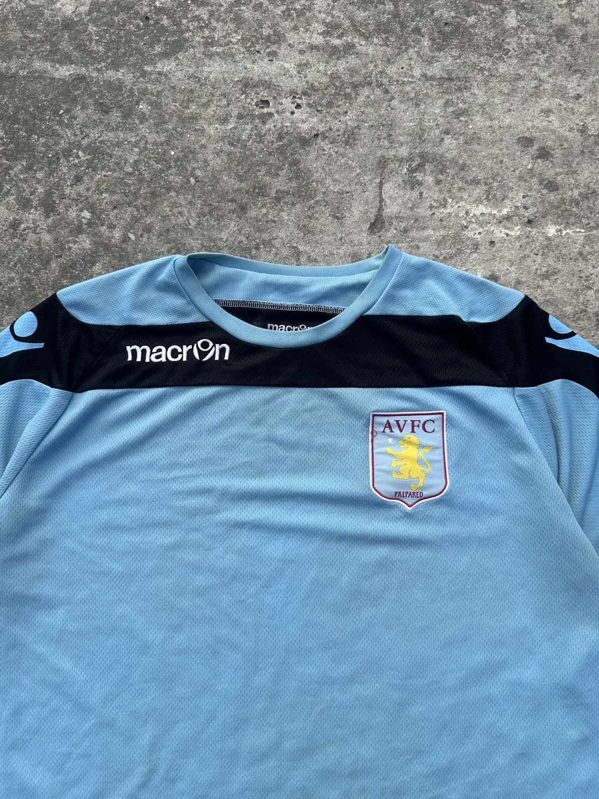 Macron Macron Aston Villa Soccer Jersey Blokecore Style VTg XL Rare Size US XL / EU 56 / 4 - 2 Thumbnail